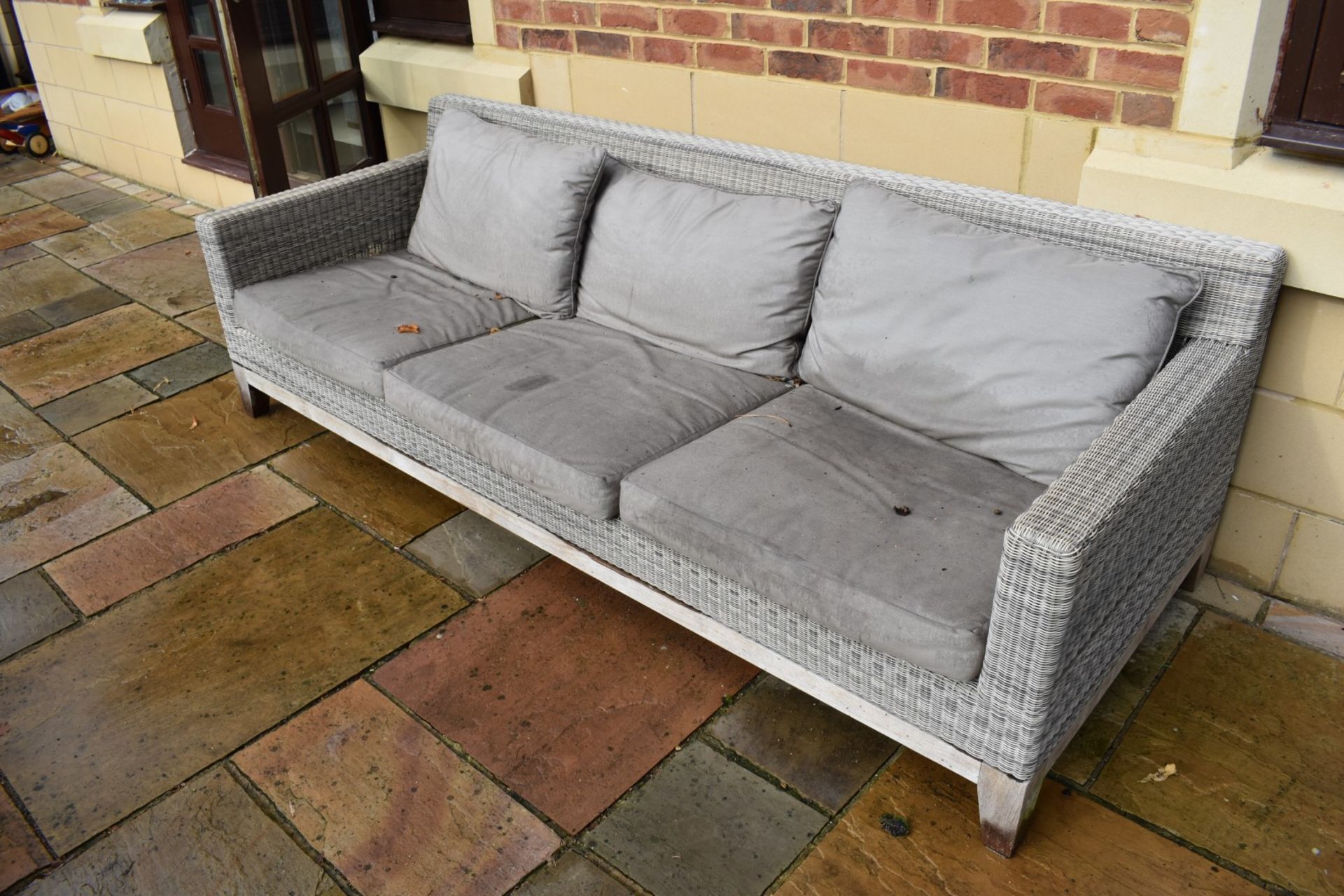 1 x Outdoor Garden Rattan Sofa With Cushions and Hardwood Base - Size H60 x W240 x D90 cms - CL546 - - Image 4 of 4