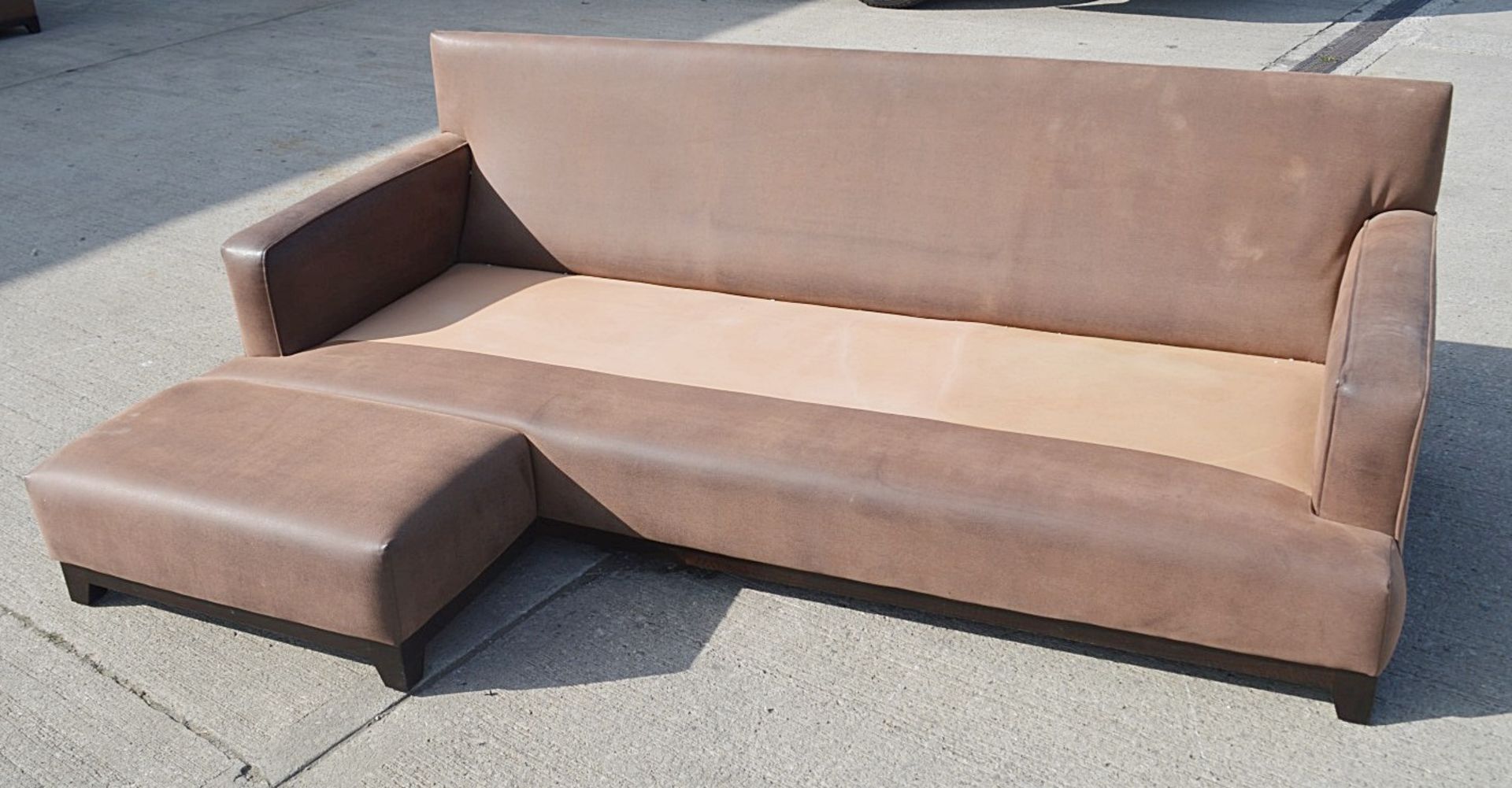 A Pair Of 2.5 Metre Wide Corner Sofas - Dimensions: W250 x D155 x D90cm / Seat Height 47cm - - Image 10 of 21