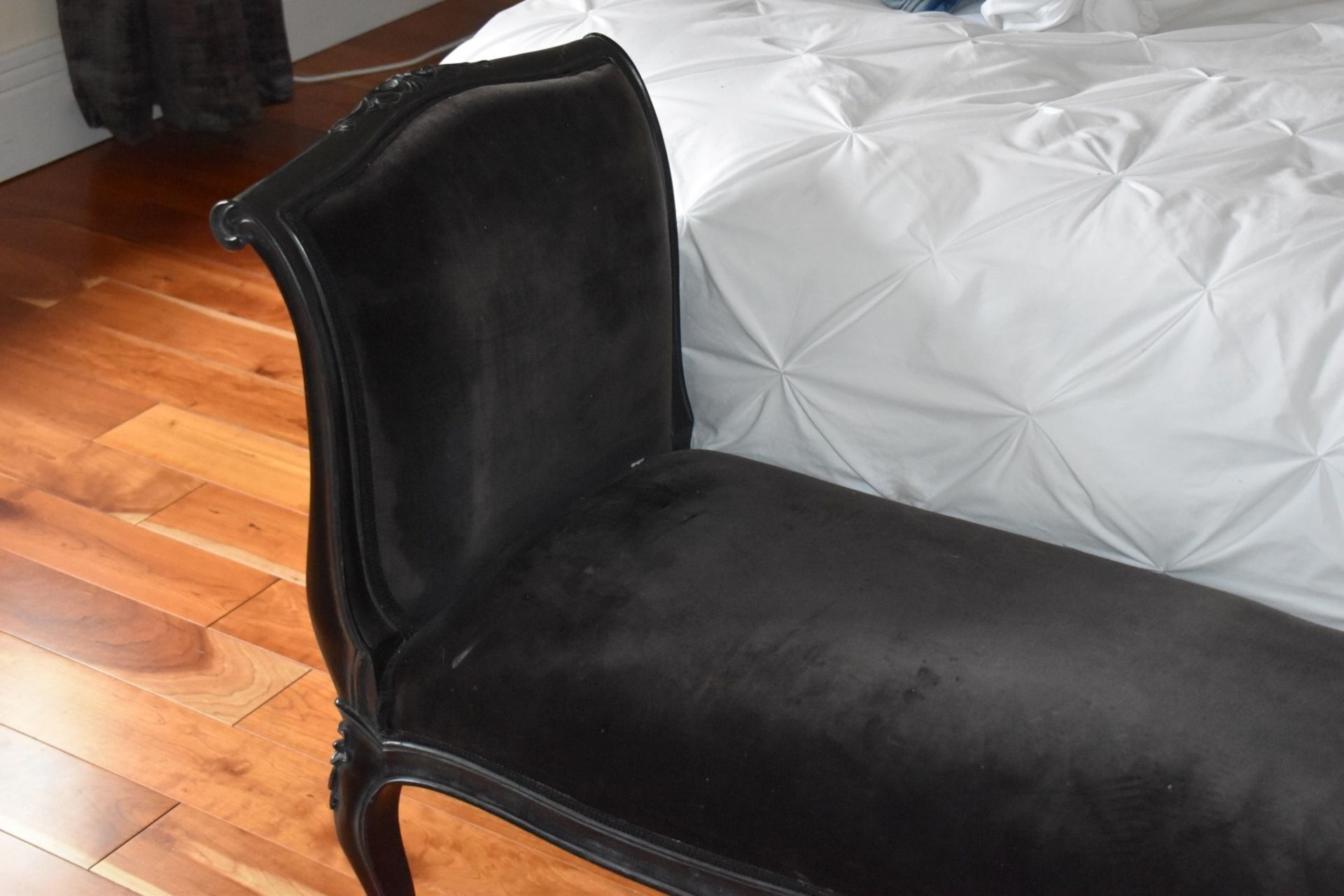 1 x Bed End Loveseat Stool Featuring Black Velour Fabric, Scroll Ends and Queen Anne Legs - Size: - Image 3 of 6