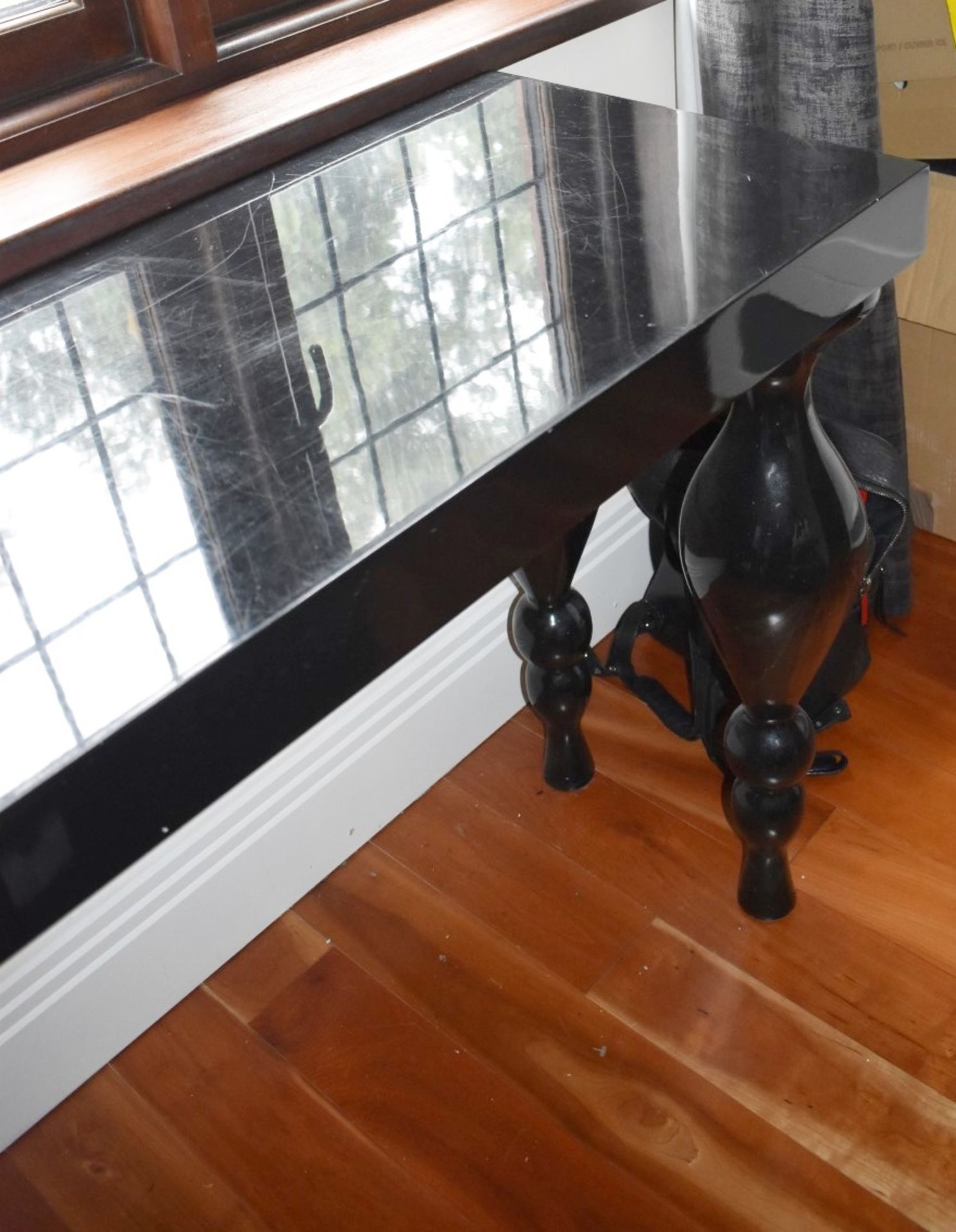 1 x Console Table With a Lacquered Black Finish and Turned Legs - Size H89 x W200 x D50 cms - - Image 5 of 6