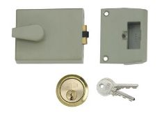 12 x Union Cylinder Night Latches in Brass - New Stock - Approx RRP £480 - Product Code: J1158 -