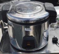 1 x BUFFALO Rice Cooker (J300) - 1.95kW. Rice Capacity: 13Ltr Cooked / 6Ltr Dry - Dimensions 345(H)