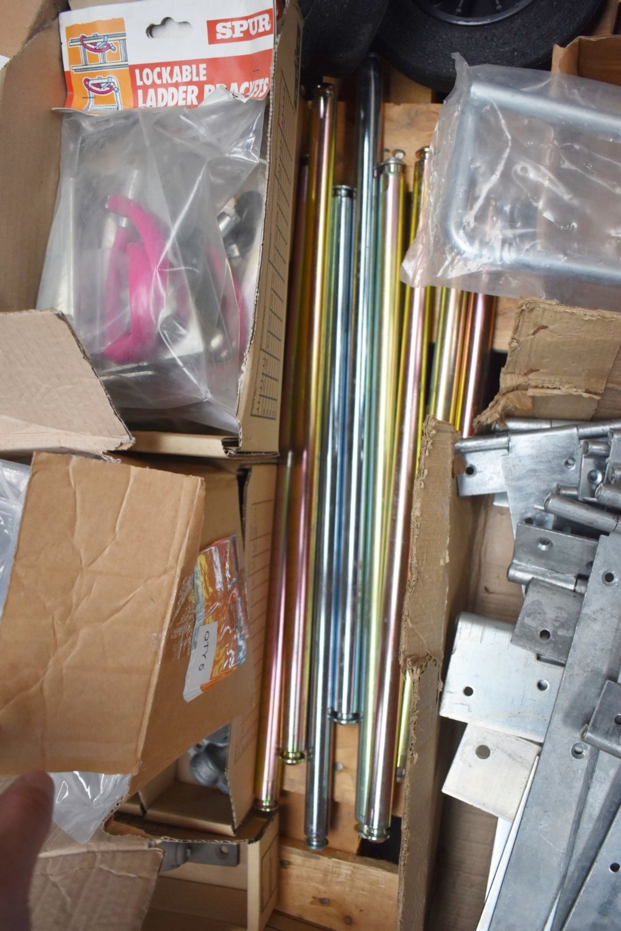 1 x Assorted Ironmongery Pallet Lot - Features Lockable Ladder Brackets, Gate Mate Locks, Spring - Image 15 of 43