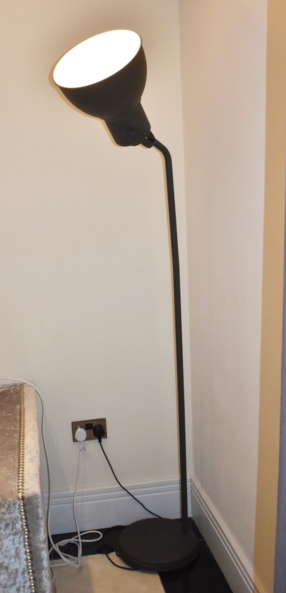 1 x Floor Lamp in Black With Directional Lamp Shade and Inlet On and Off Switch - Approx 7ft in - Image 2 of 6