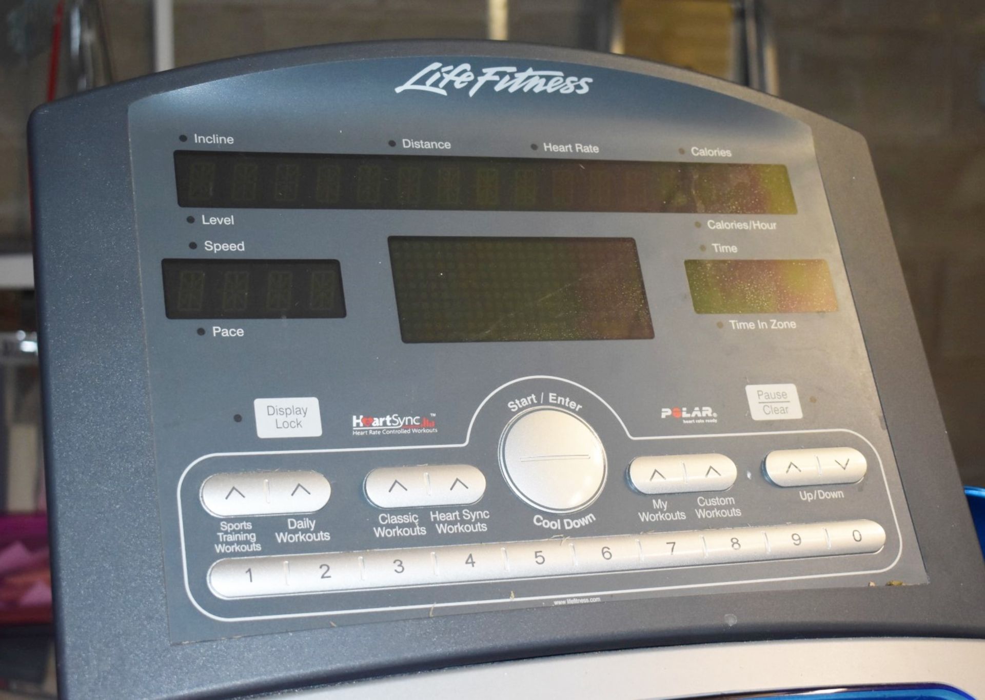 1 x Life Fitness T7-0 Club Style Fitness Treadmill - RRP £3,600 - CL546 - Location: Hale, Cheshire - - Image 9 of 10