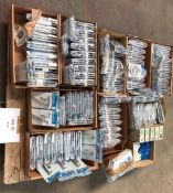 1 x Pallet Job Lot of Large Door Number Plaques in Silver - Brand New Stock - CL538 - Ref: Pallet