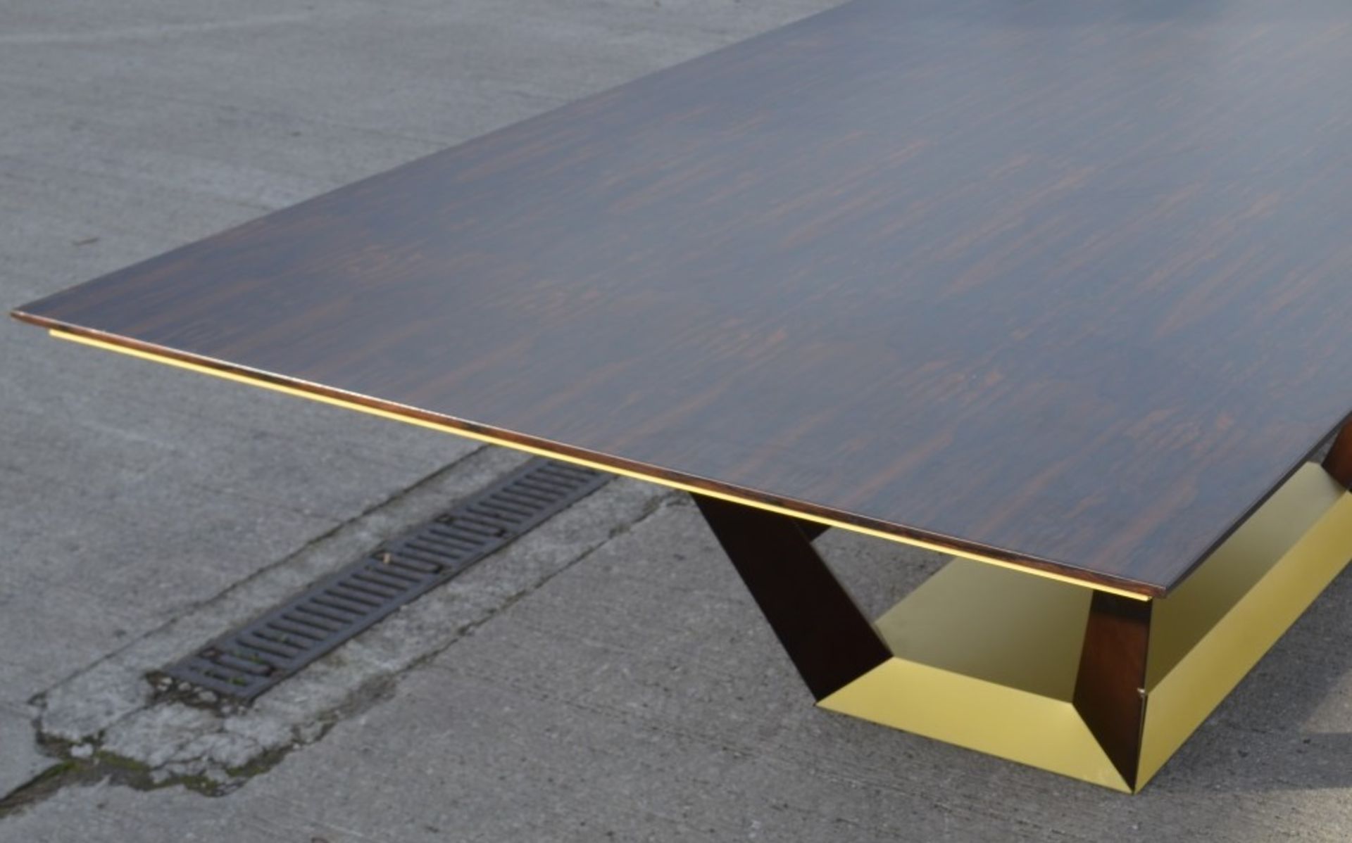 1 x PORADA Ellington Dining Table - 2.6 Metres In Length - Ref: 5568978/5568980 BK3/2909 - Image 5 of 9