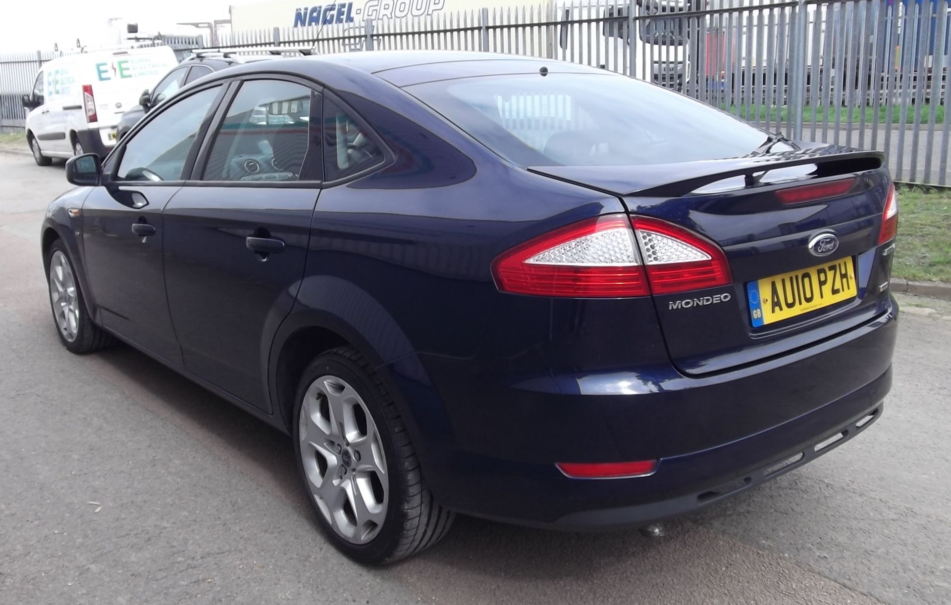 2010 Ford Mondeo 2.0 TDCI 140 Zetec 5 Door Hatchback - CL505 - NO VAT ON THE HAMMER - Location: Corb - Image 5 of 16