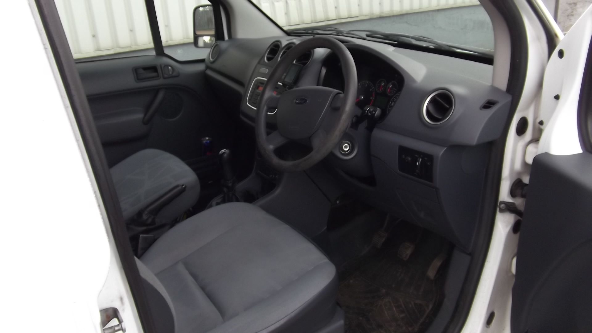 2011 Ford Transit Connect 90 T200 1.8 5 Door Panel Van - Image 12 of 17