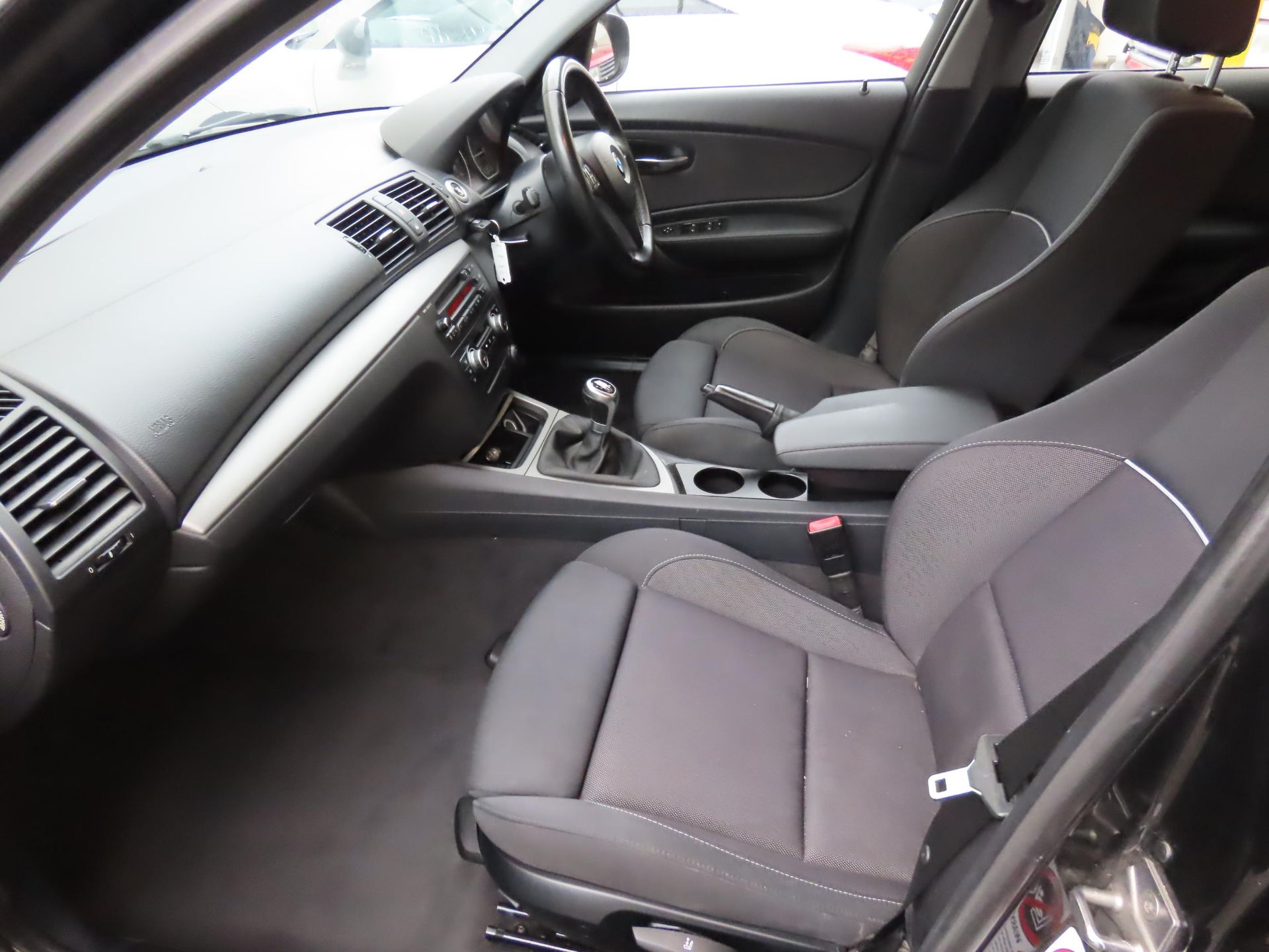 2010 BMW 118D SE 2.0 Diesel 5 Door Hatchback - Image 3 of 12