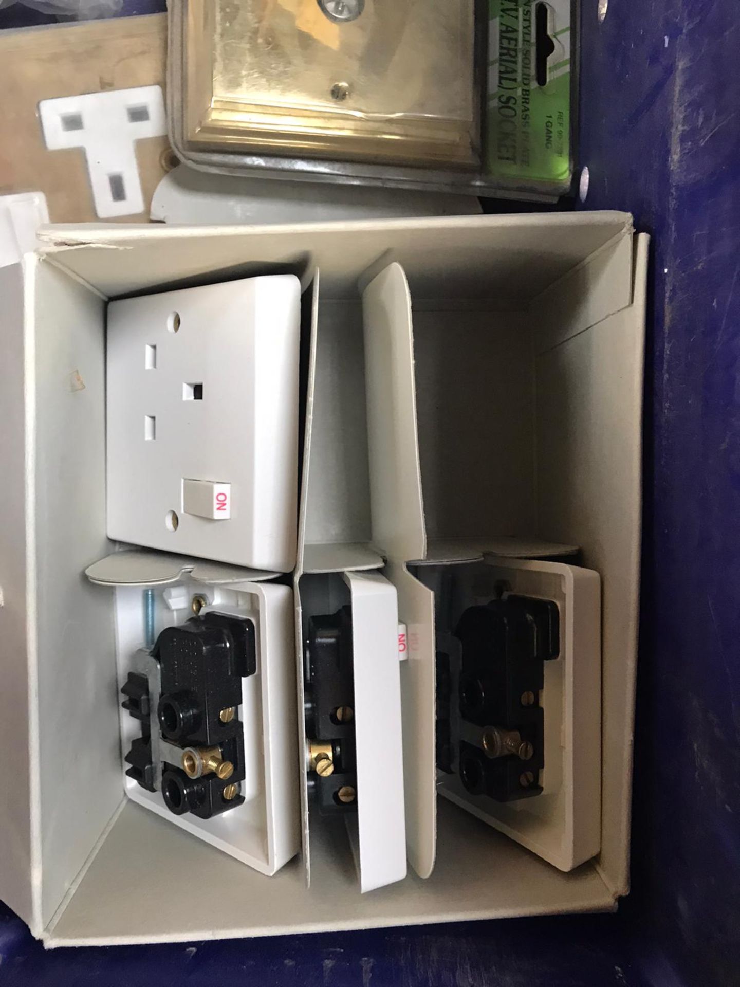 1 x Assorted Job Lot - Includes Crate Containing Electrical Items Such as Plug Sockets, Light - Image 4 of 12
