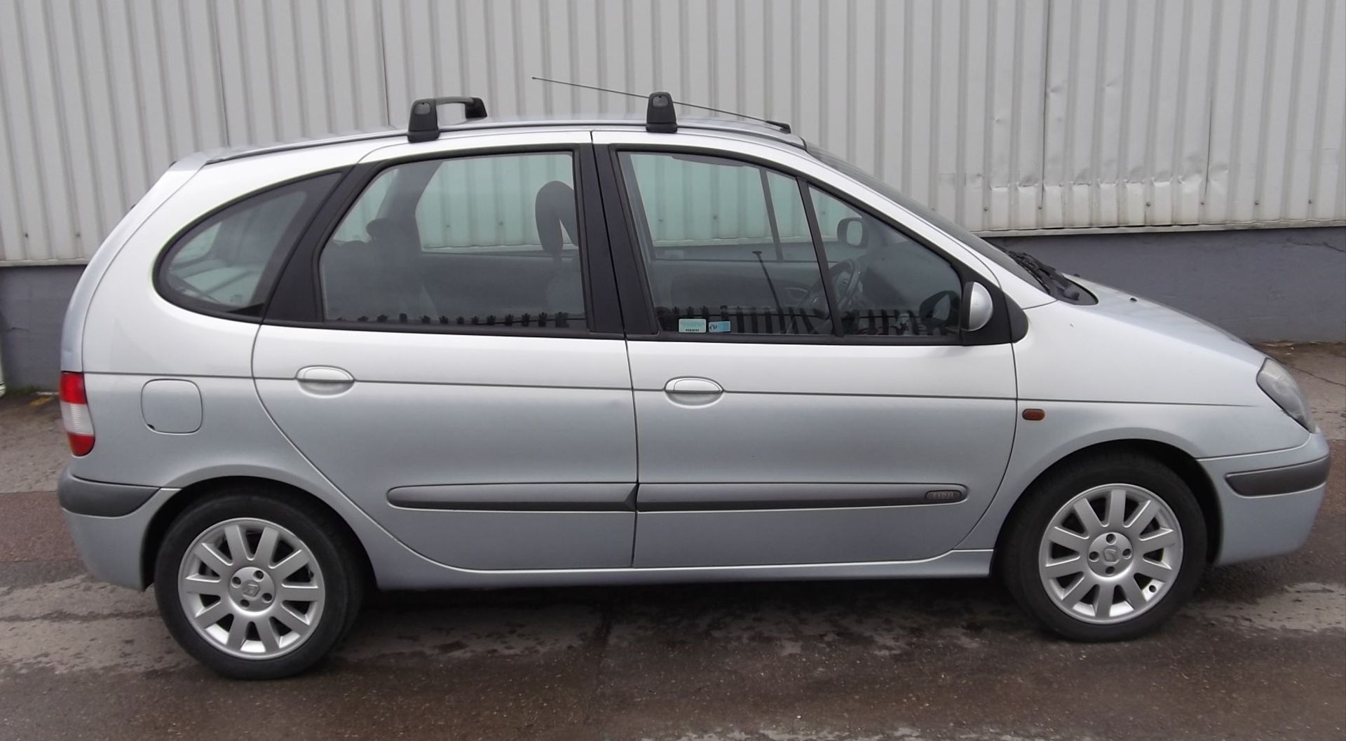 2003 Renault Scenic 1.6 Fidji 1.6 16V 5 Door MPV - CL505 - NO VAT ON THE HAMMER - Location: Corby, - Image 2 of 12