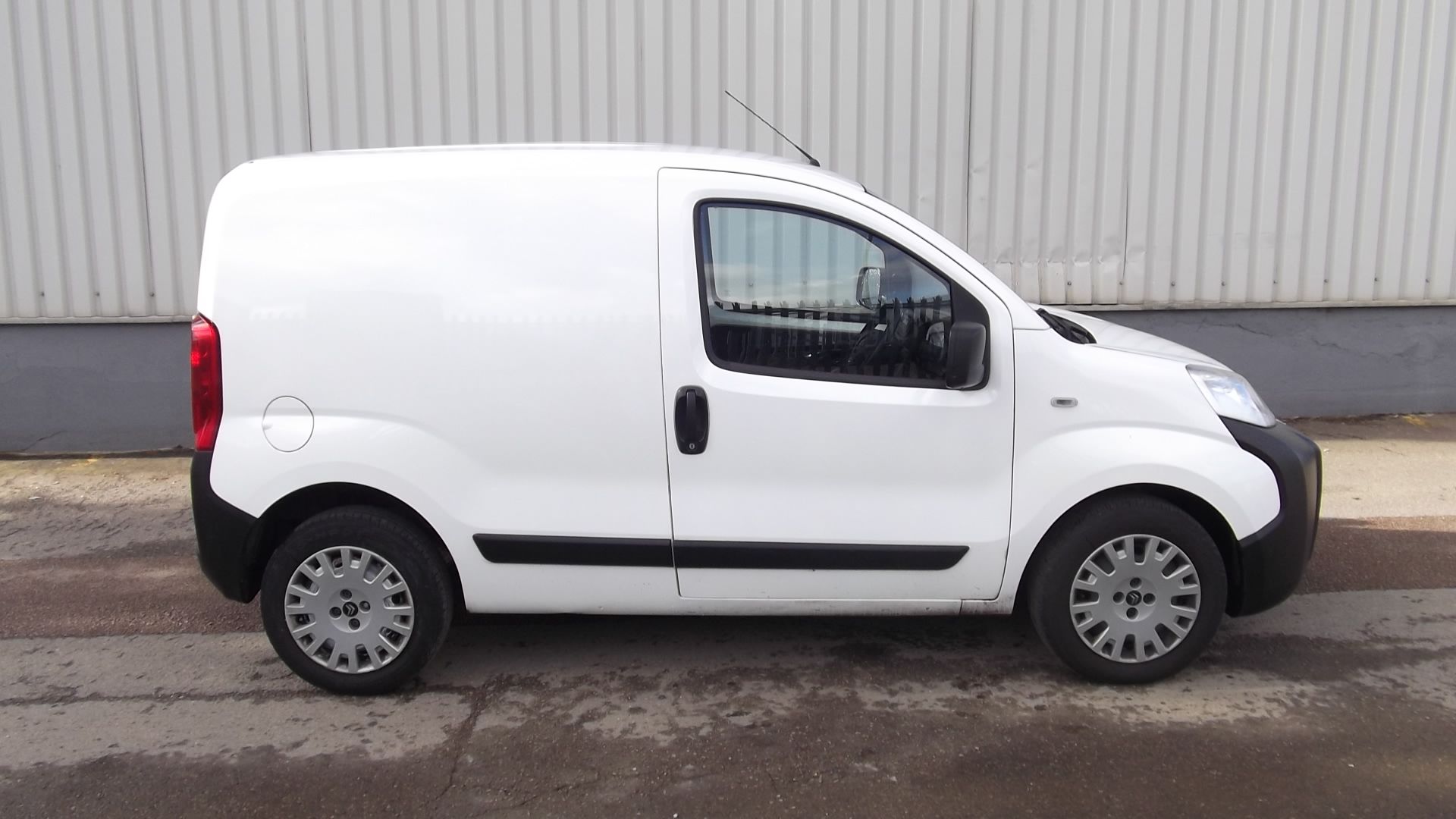 2014 Citroen Nemo 660 1.3 Hdi 4 Door Panel Van - Image 12 of 13