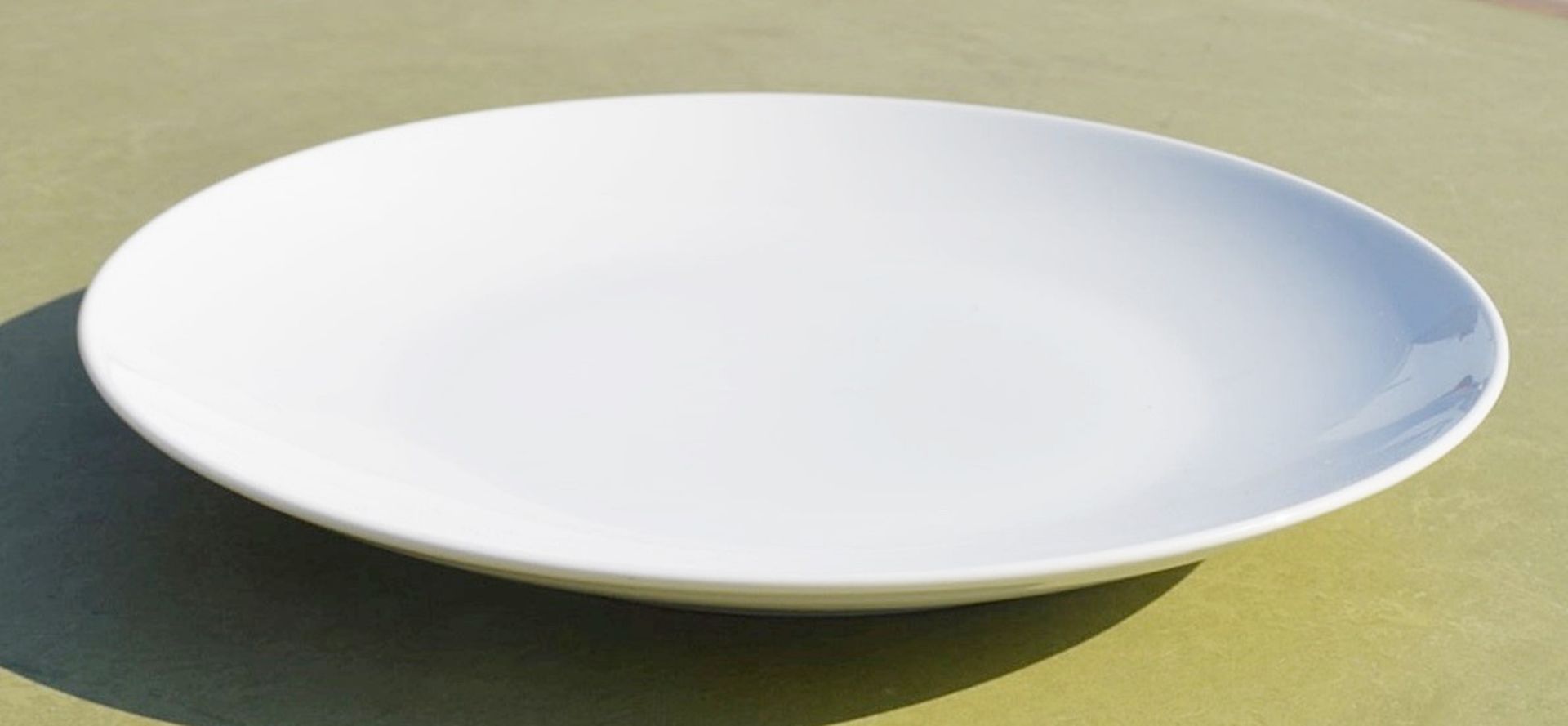 20 x PILLIVUYT Round 27cm Commercial Porcelain Dinner Plates In White - Made In France - Recently - Image 5 of 6