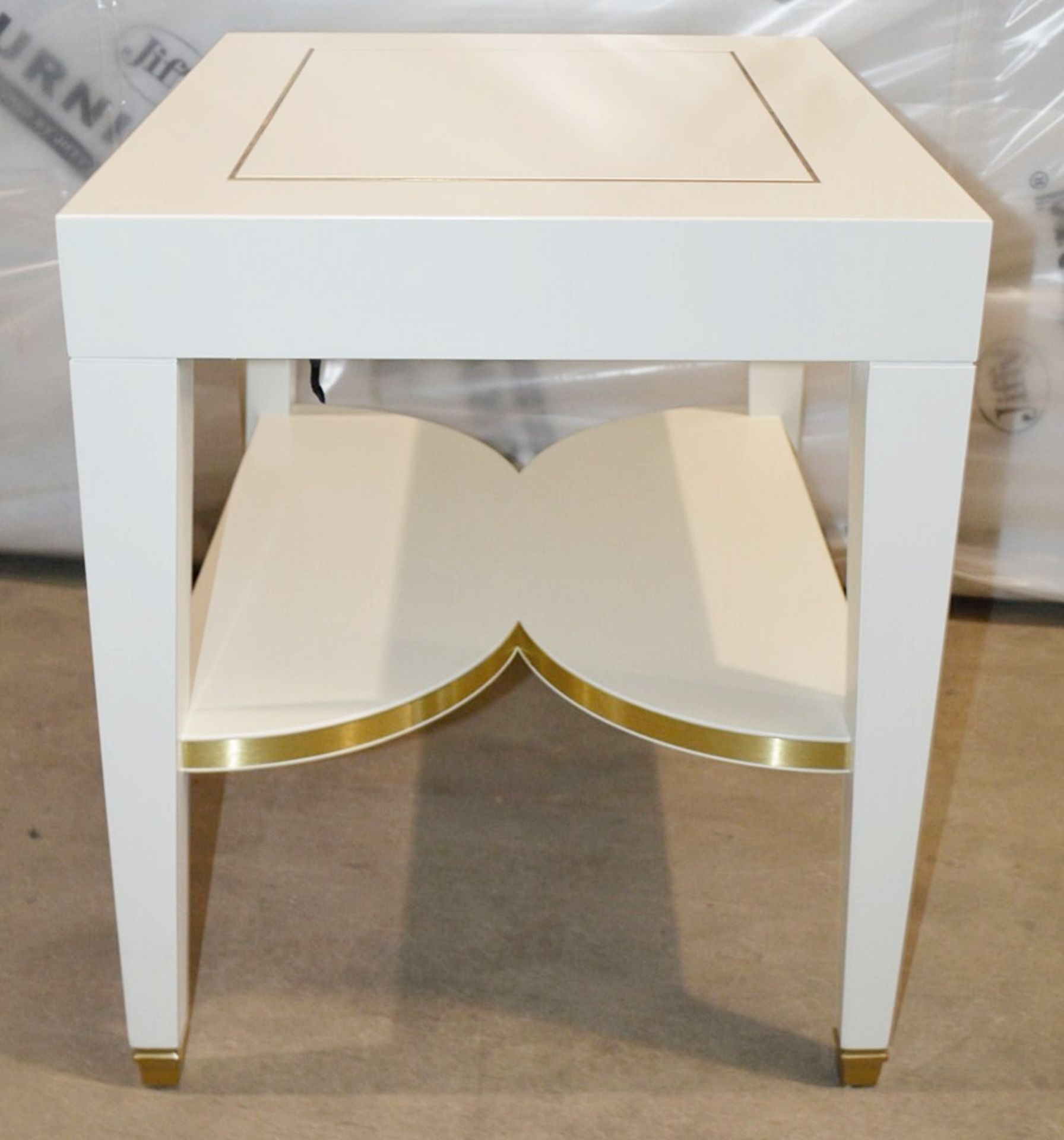 1 x JUSTIN VAN BREDA 'Alexander' Mahogany Occasional Side Table In Cream - Dimensions: W60 x D50 x H