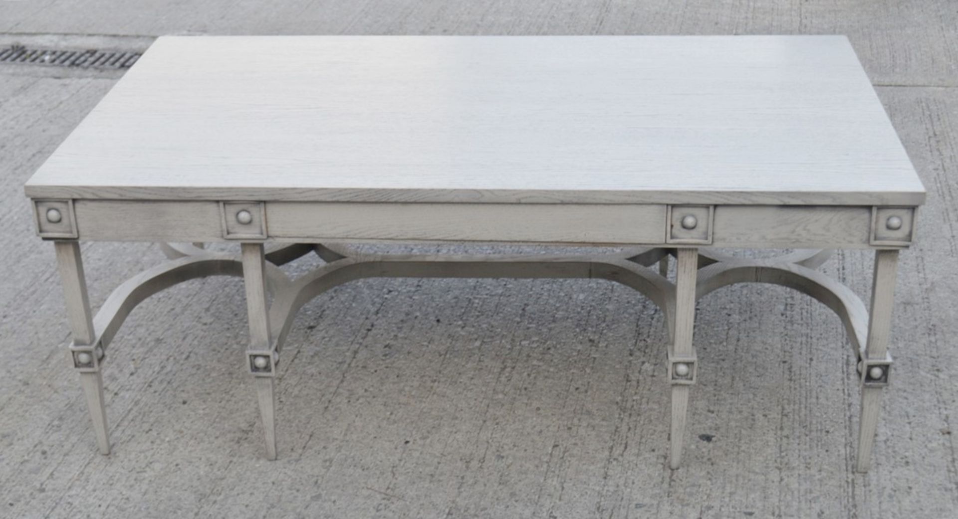 1 x JUSTIN VAN BREDA 'Rose' Georgian-Style Designer Coffee Table In Limed Grey Oak - Image 4 of 8