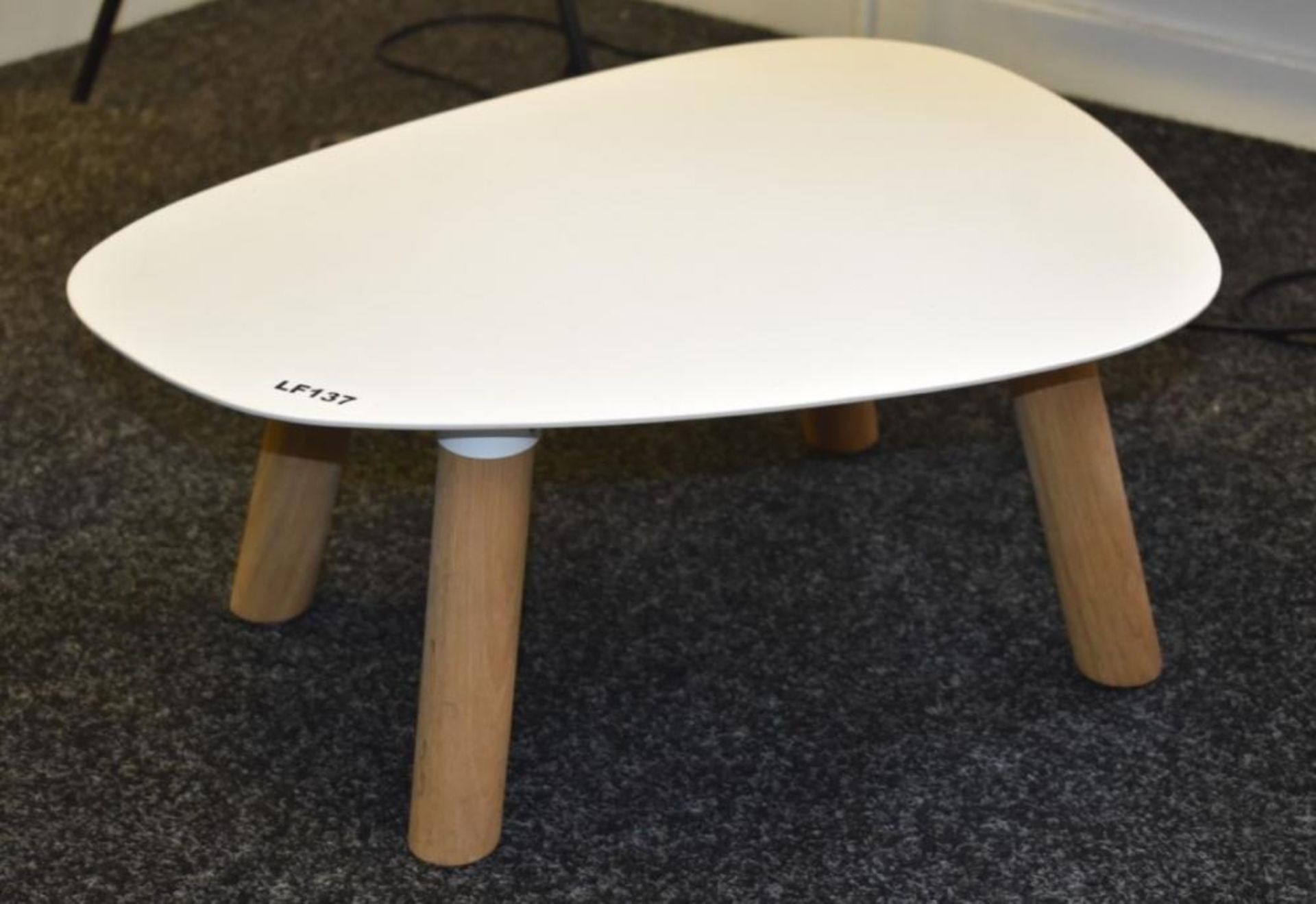 1 x Small Contemporary Side Table With Metal Shaped Top Finished in White and Wooden Legs - Dimensio