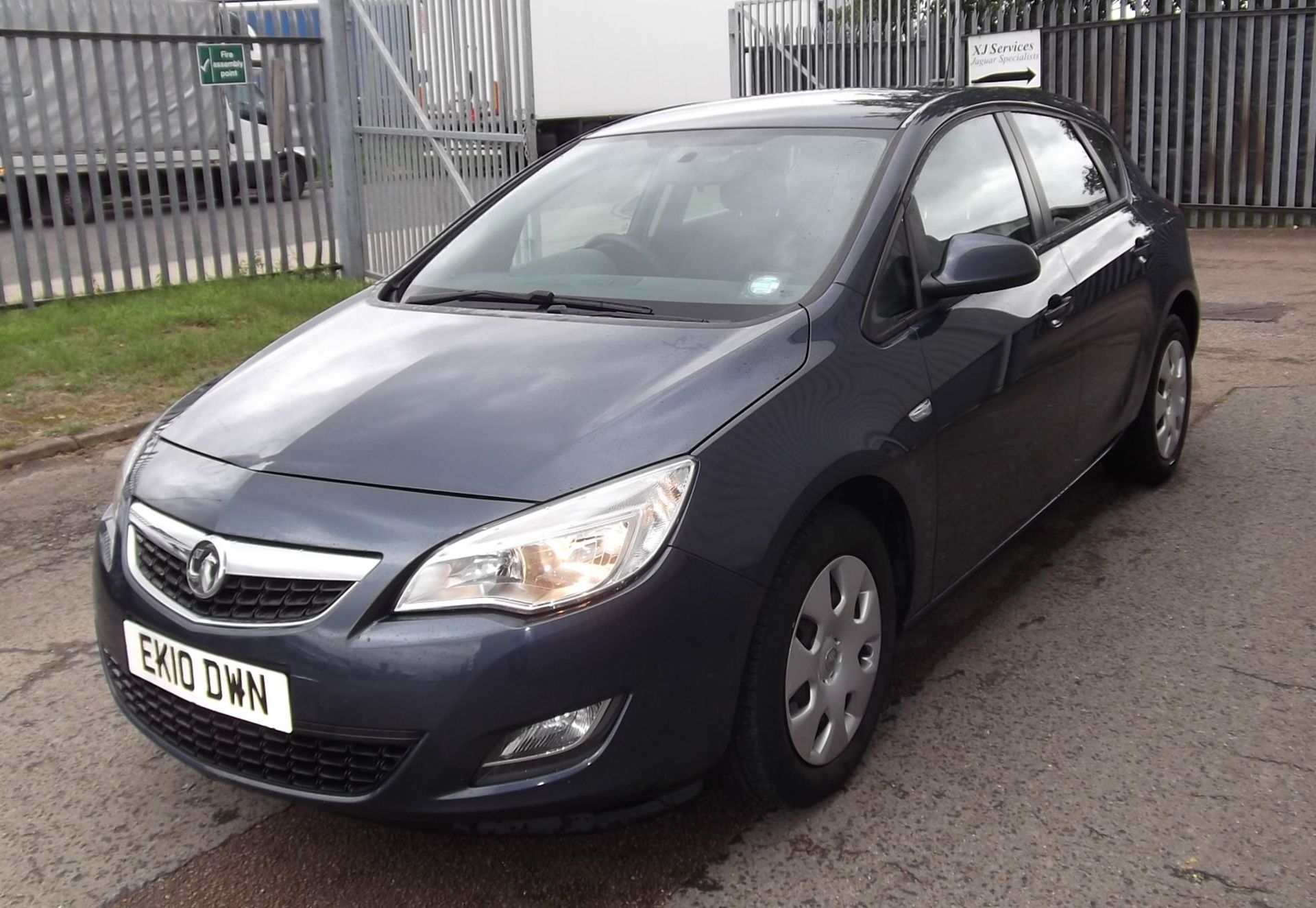 2010 Vauxhall Astra 1.6 Exclusive 5 Door Hatchback - CL505 - NO VAT ON THE HAMMER - Location: Corby,