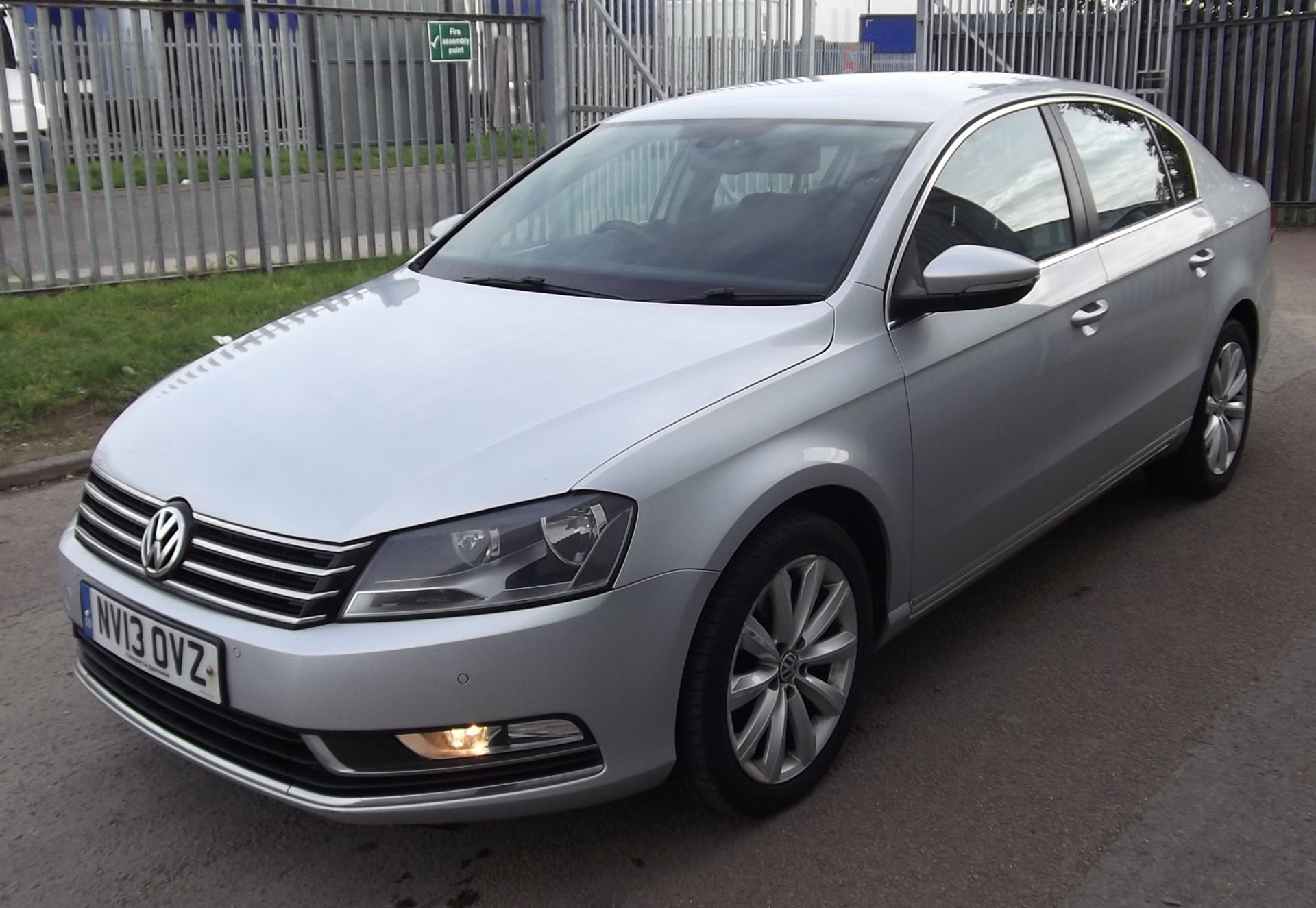 2013 Volkswagen Passat 2.0 HDI Highline Blue Tech 4 Door Saloon - Image 6 of 15