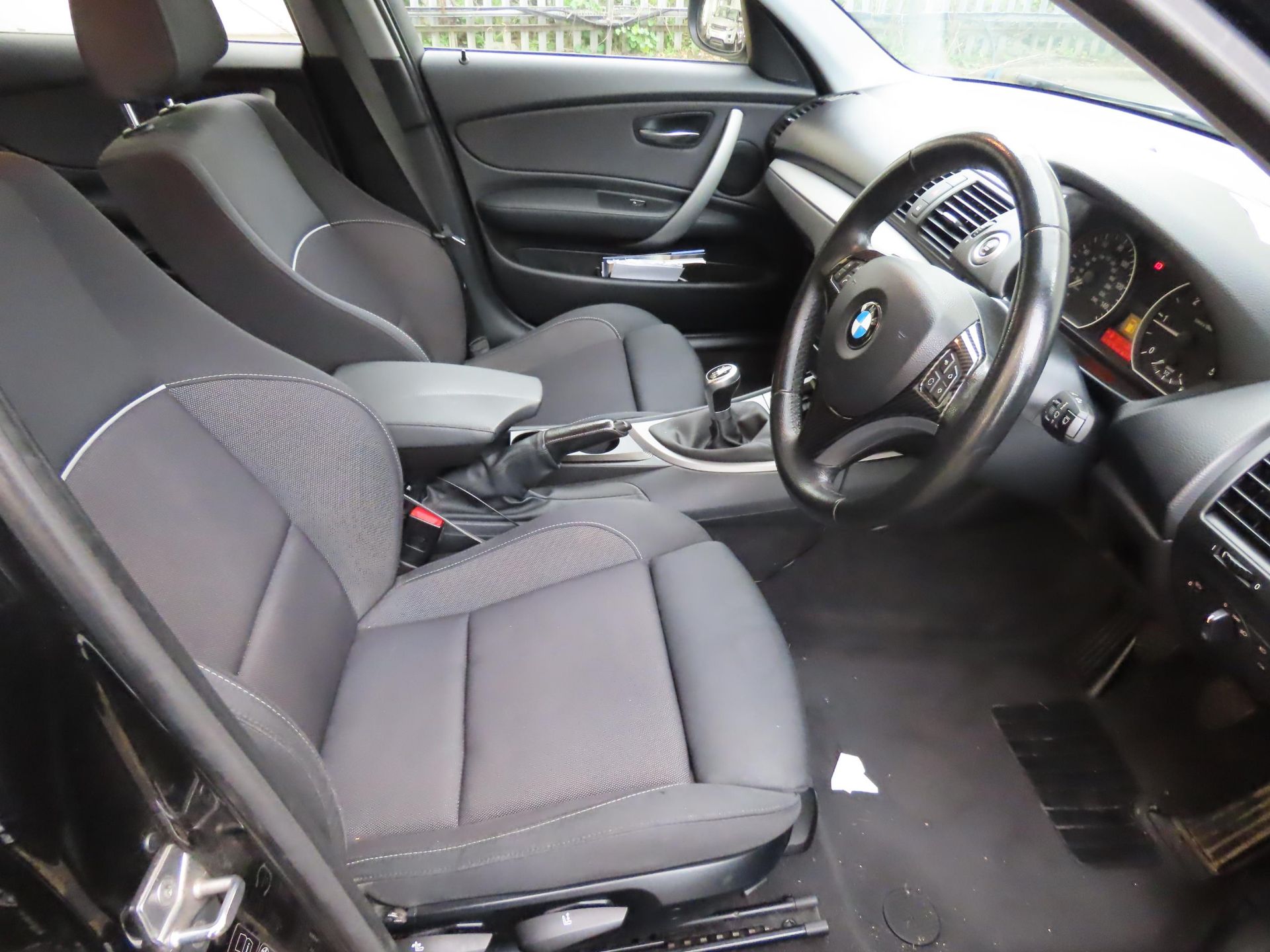 2010 BMW 118D SE 2.0 Diesel 5 Door Hatchback - Image 6 of 12