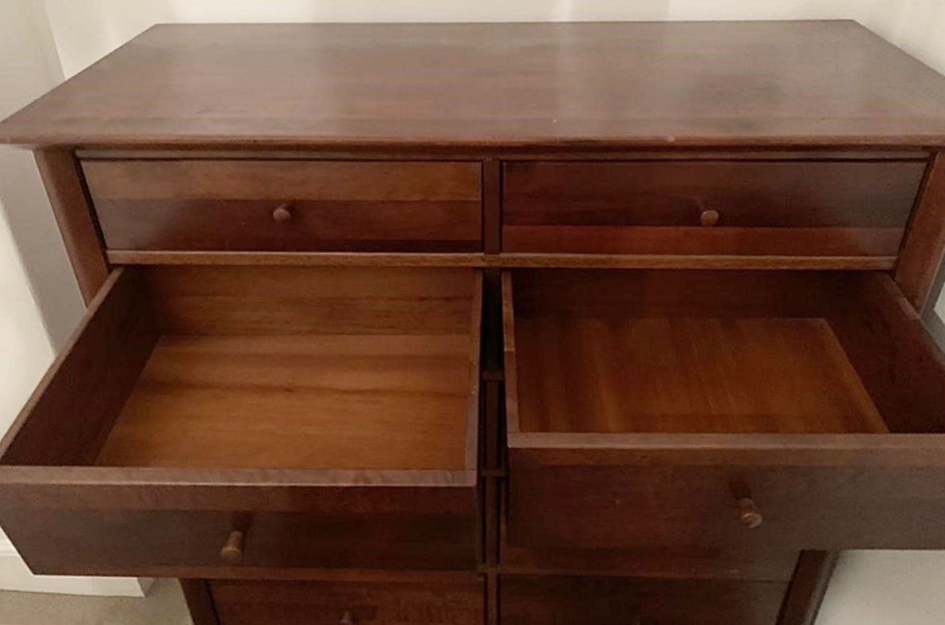 1 x Solid Wood 10-Drawer Dresser Unit - Dimensions: H124 x D50 x W115cm - Ref: MC583 - Pre-owned - - Image 3 of 4