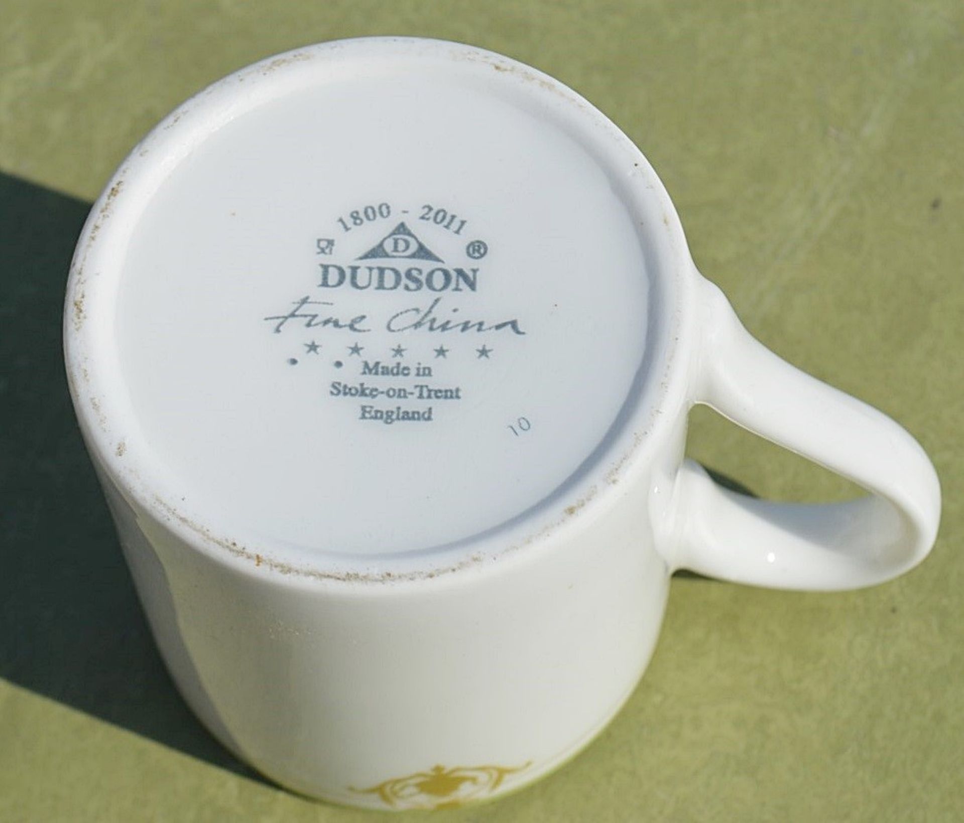 Approx 30 x DUDSON Fine China 'Georgian' 13cl Milk Cups And Saucers All Featuring 'Famous - Image 4 of 5