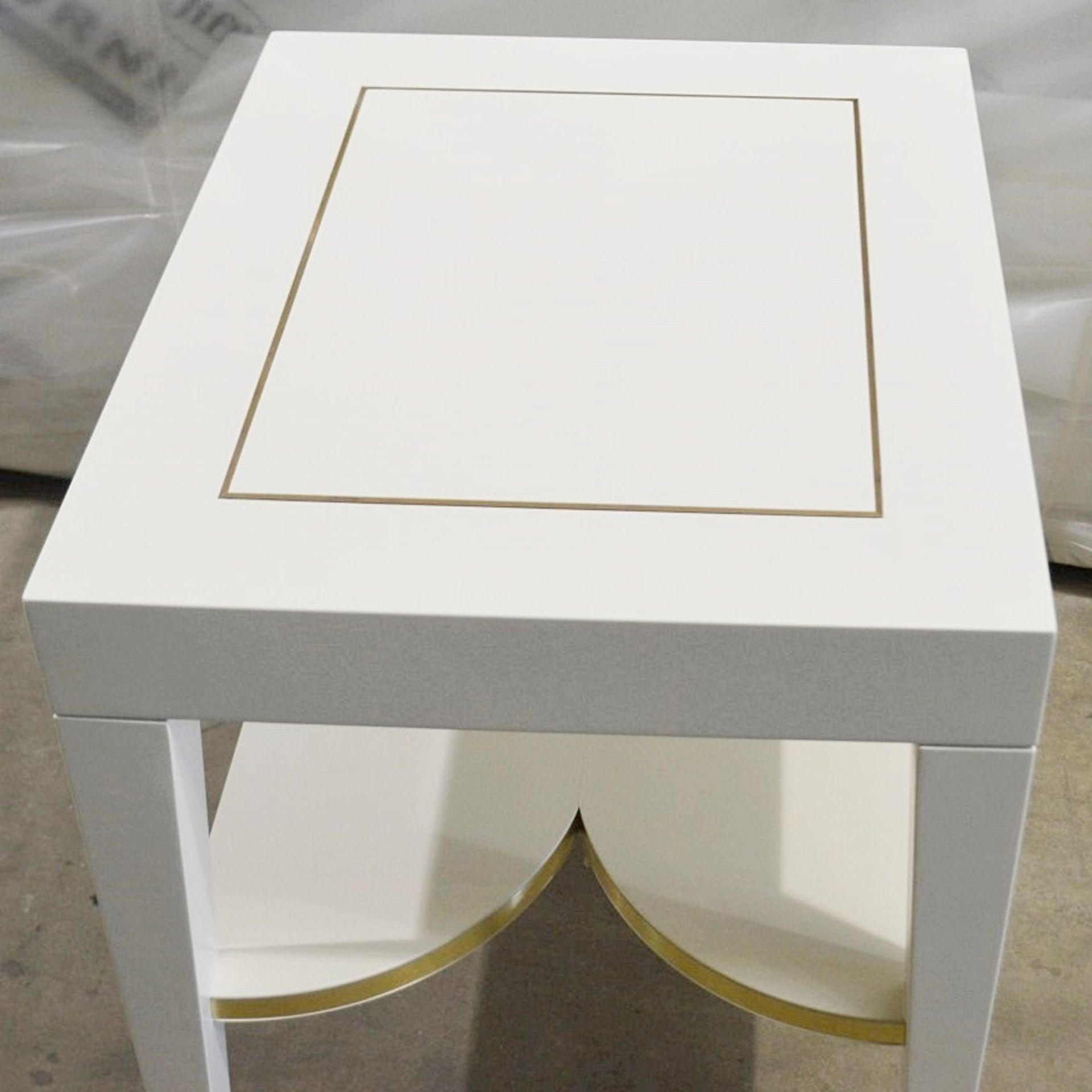 1 x JUSTIN VAN BREDA 'Alexander' Mahogany Occasional Side Table In Cream - Dimensions: W60 x D50 x H - Image 6 of 6