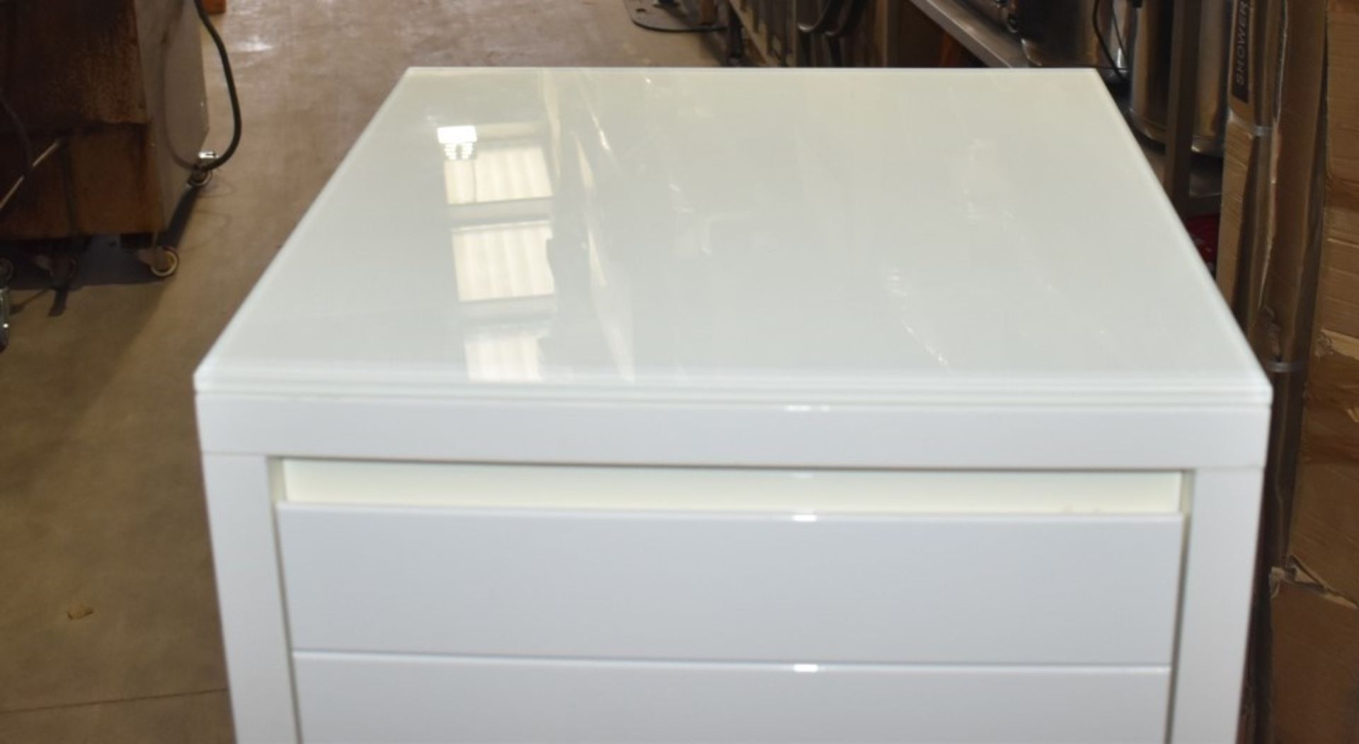 1 x Set of Seven Casabella Adria Bedroom Drawers - White Gloss With Glass Top and Soft Close Drawers - Image 3 of 6