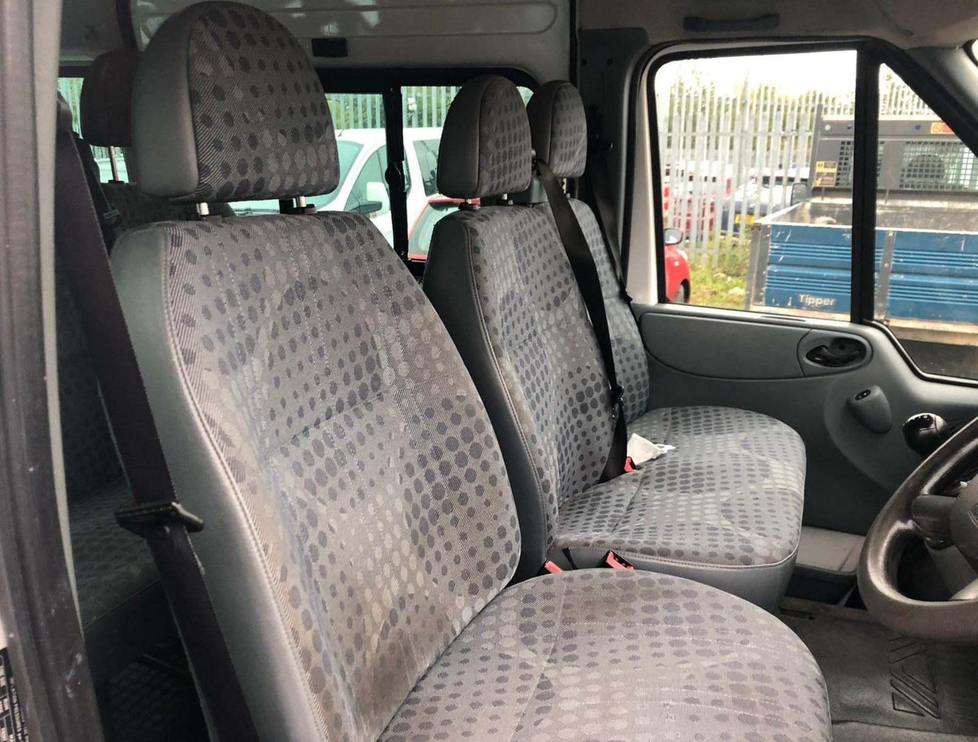 2009 Ford Transit 2.4D 15 Seat Minibus - CL505 - NO VAT ON THE HAMMER - Location: Corby, Northampton - Image 7 of 11