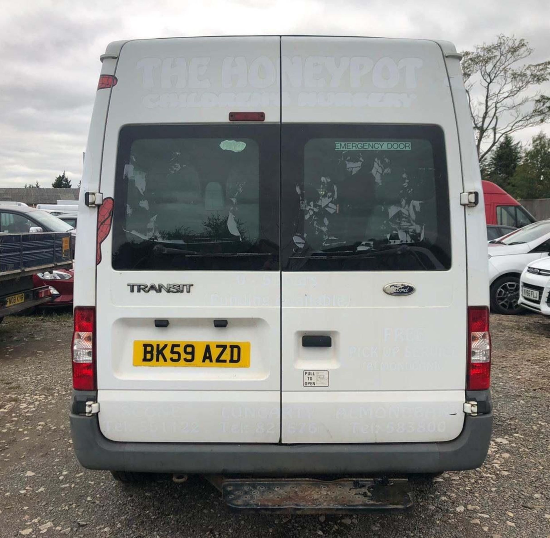 2009 Ford Transit 2.4D 15 Seat Minibus - CL505 - NO VAT ON THE HAMMER - Location: Corby, Northampton - Image 6 of 11