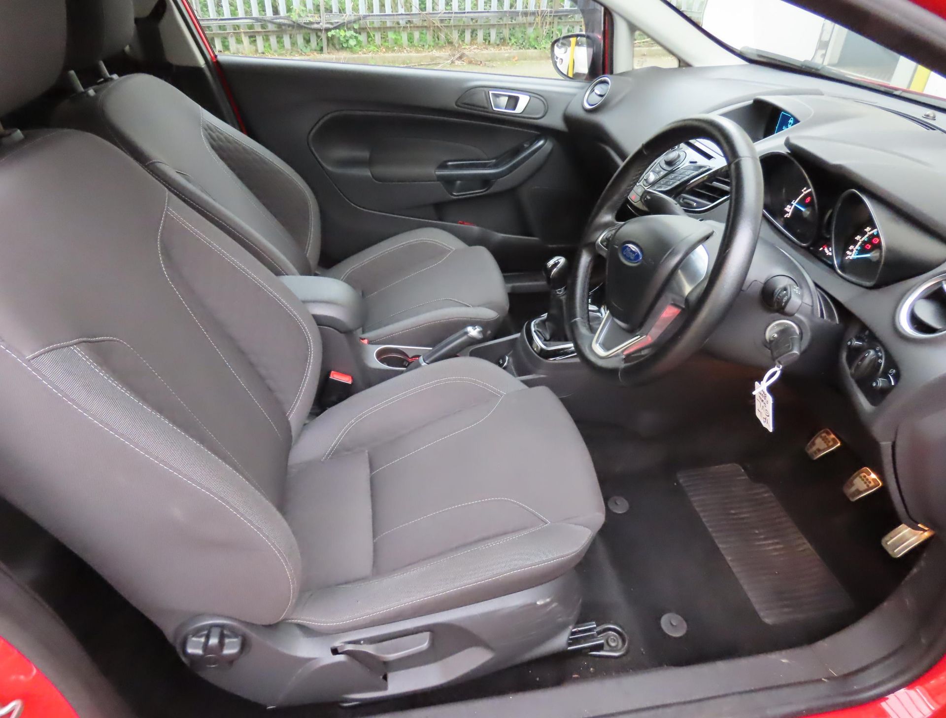 2014 Ford Fiesta 1.0 Zetec S 5 Door Hatchback - FULL SERVICE HISTORY - CL505 - NO VAT ON THE HAMMER - Image 5 of 12