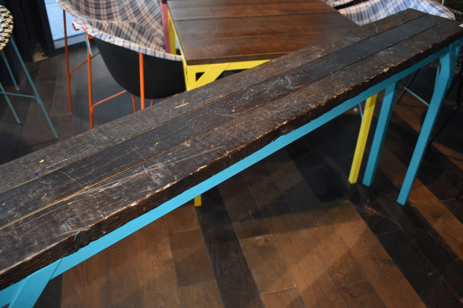 1 x Corner Eating Bench With Blue Steel Base, Panelled Wood Top and 5 x Stools in Blue and - Image 2 of 6