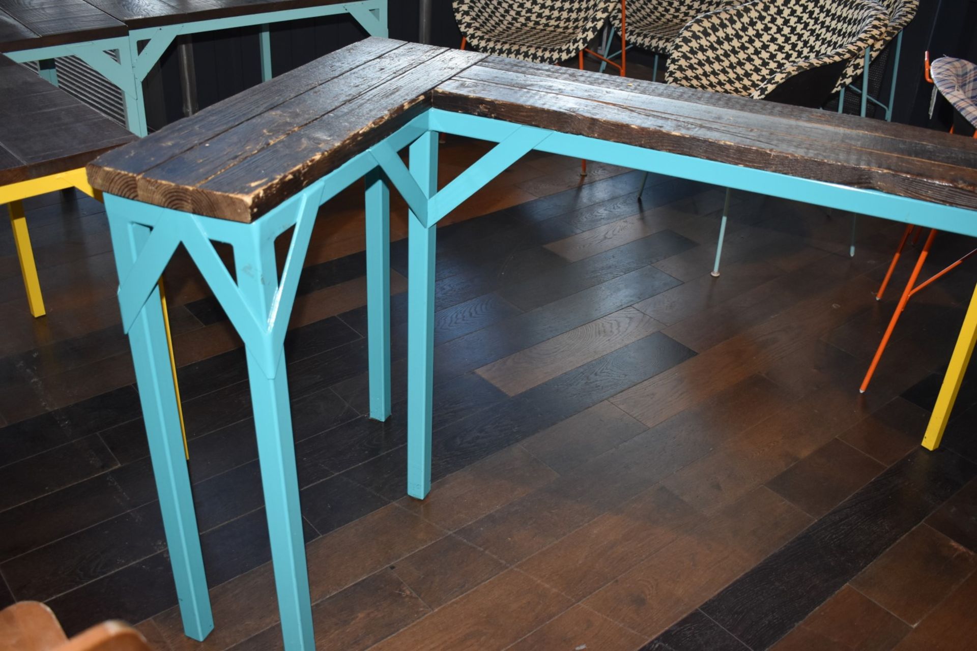 1 x Corner Eating Bench With Blue Steel Base, Panelled Wood Top and 5 x Stools in Blue and - Image 3 of 6