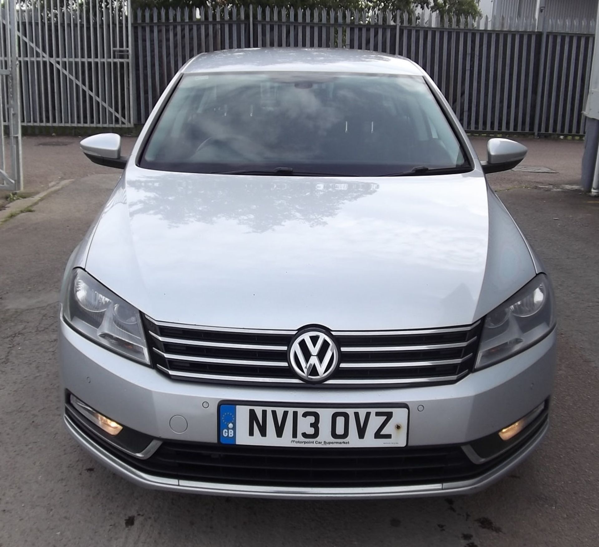 2013 Volkswagen Passat 2.0 HDI Highline Blue Tech 4 Door Saloon with FSH - Image 2 of 15