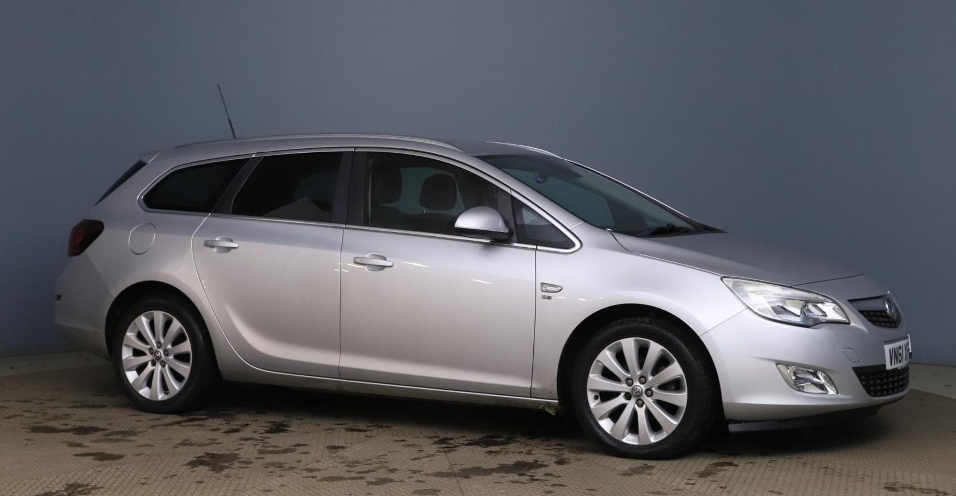 2012 Vauxhall Astra 1.3 CDTI SE Ecoflex 5 Door Estate - CL505 - NO VAT ON THE HAMMER - Location: Cor - Image 2 of 12