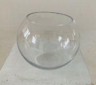 26 x Assorted Medium and large Goldfish Bowls - Dimensions: Mixed - Ref: Lot 45 - CL548 -