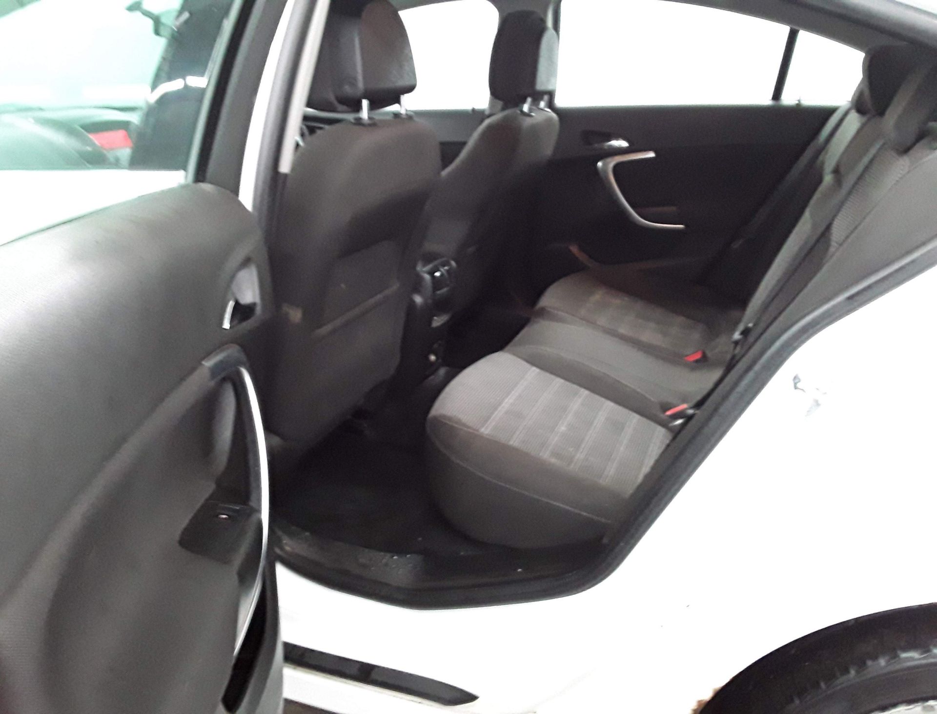 2010 Vauxhall Insignia 2.0 CDTI SRI 5 Door Hatchback - CL505 - NO VAT ON THE HAMMER - Location: Corb - Image 5 of 11