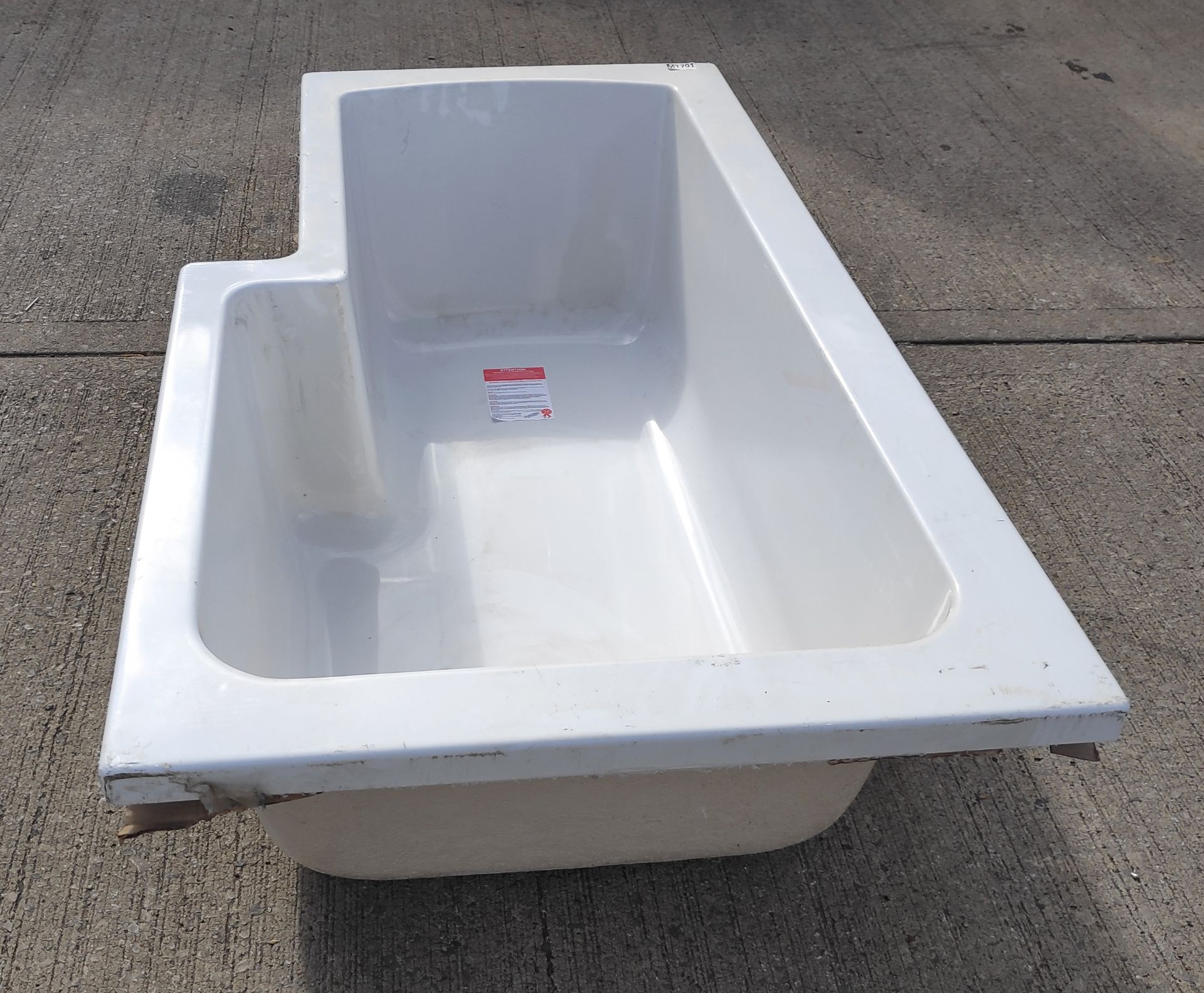 1 x P Shape Bath - 1500x850mm - Ref: MT791 - CL011 - Location: Altrincham WA14Bath is sold a - Image 5 of 7