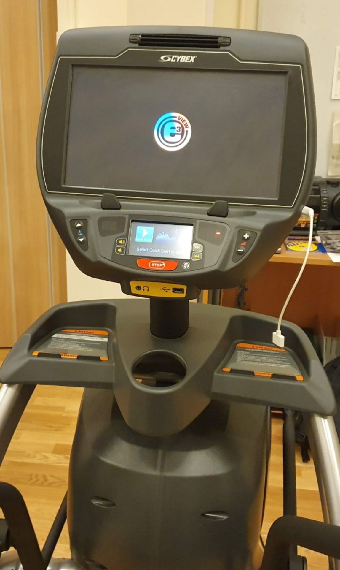 1 x Cybex Stepper Arc Cross Trainer With E3 Colour Screen Console, Phone Charger, USB Sockets, - Image 8 of 8