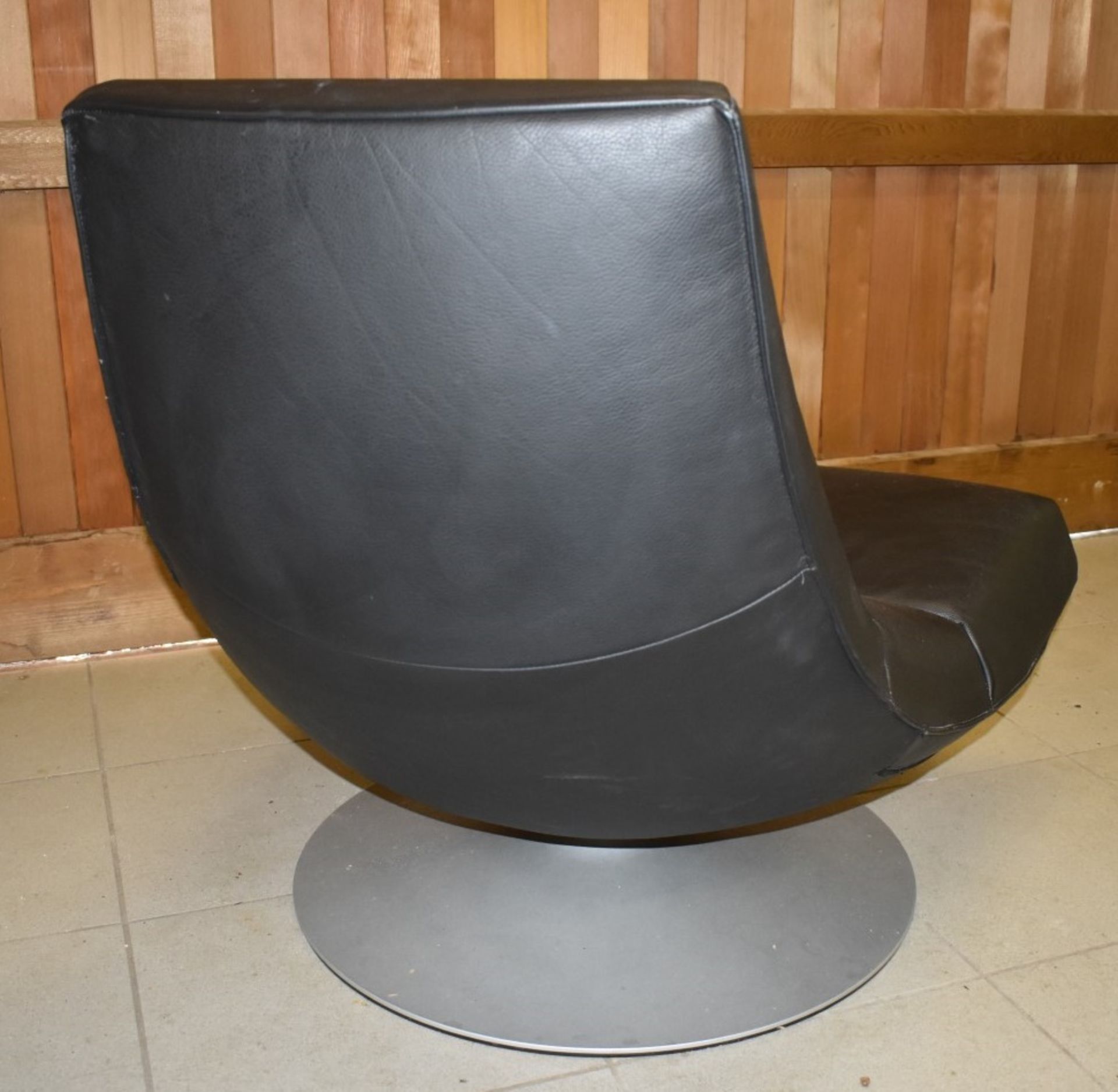 1 x Contemporary Black Leather Swivel Chair With Silver Base - Dimensions: H85/40 x W97 x D100 cms - - Image 2 of 3