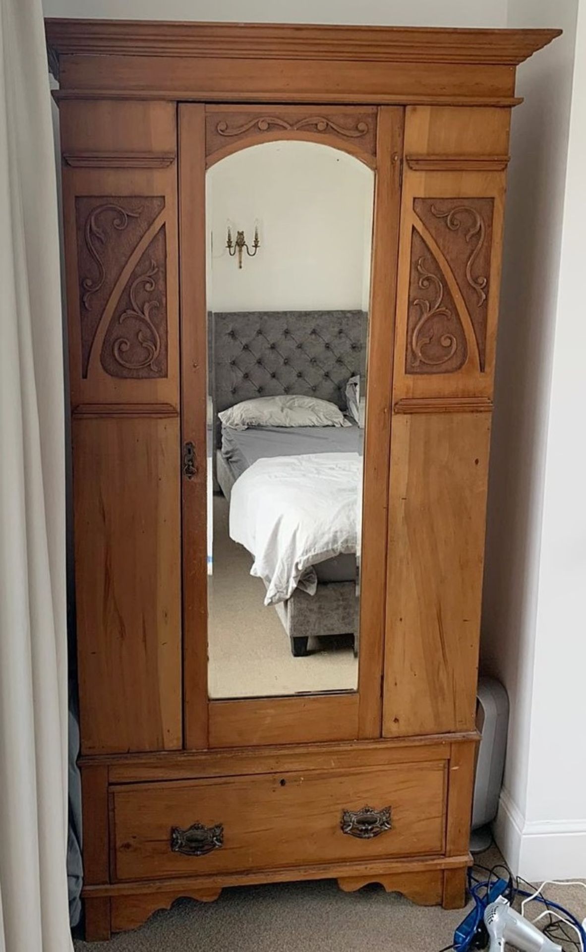 1 x Solid Wood 1-Door, 1-Drawer Wardrobe With Art Nouveau Style Carving On The Front - Dimensions: