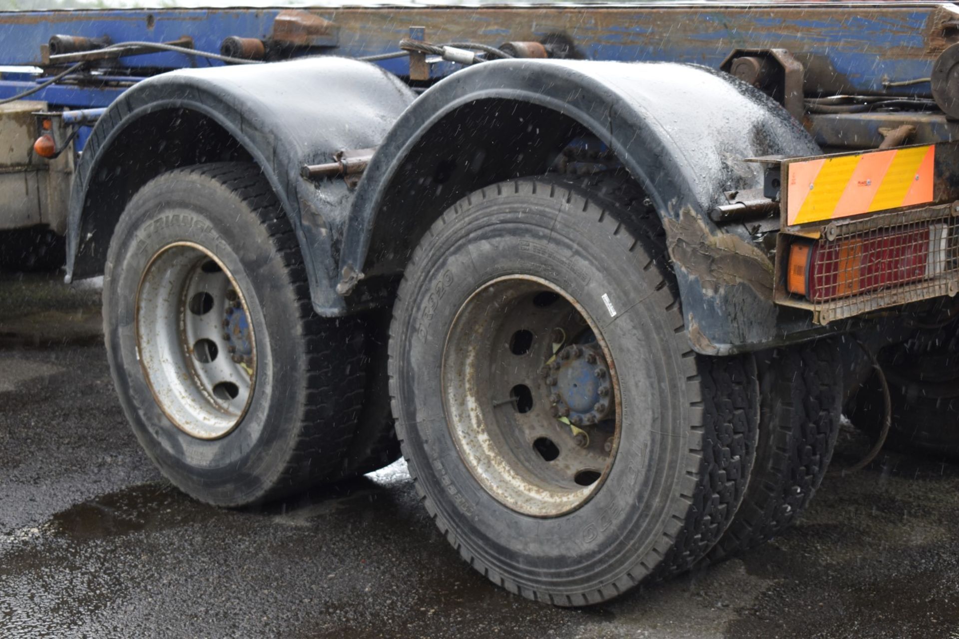 1 x Volvo 340 Plant Lorry With Tipper Chasis and Fitted Winch - CL547 - Location: South Yorkshire. - Image 8 of 25