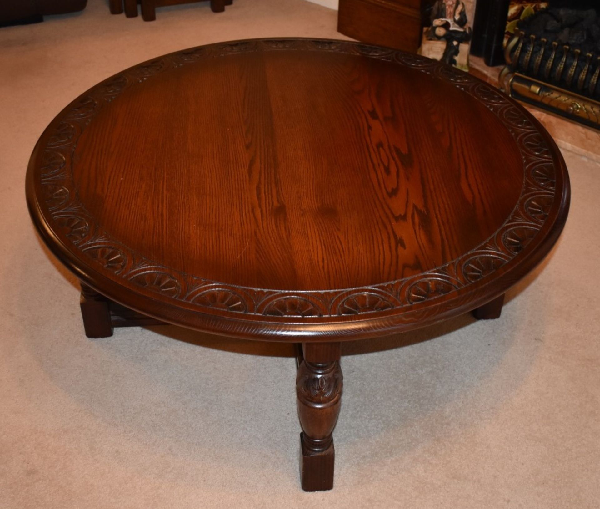 1 x Round Carved Oak Coffee Table By Jaycee - JacobeanStyle With Turned Legs, Joining Stretchers and - Image 2 of 8