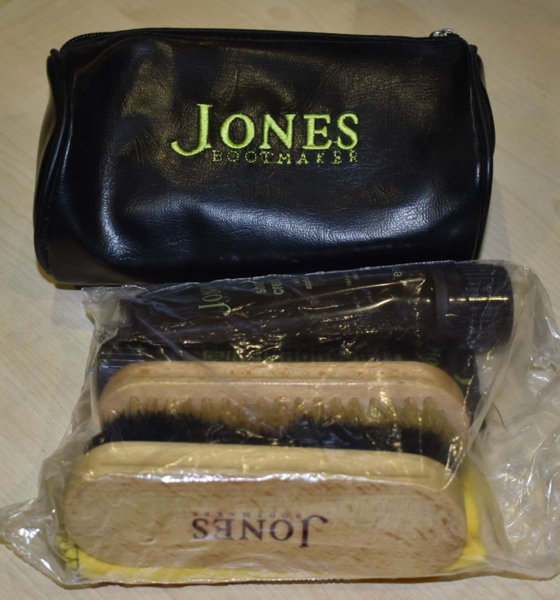 1 x Brand New Jones Shoe Cleaning Kit - Includes Creams, Brushes, Clothe and Carry Case - Ref: - Image 2 of 4
