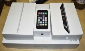 4 x Apple Retail Boxes - Imac, Iphone and Ipad Boxes - Ref: In2125 wh1 pal1 - CL011 - Location: