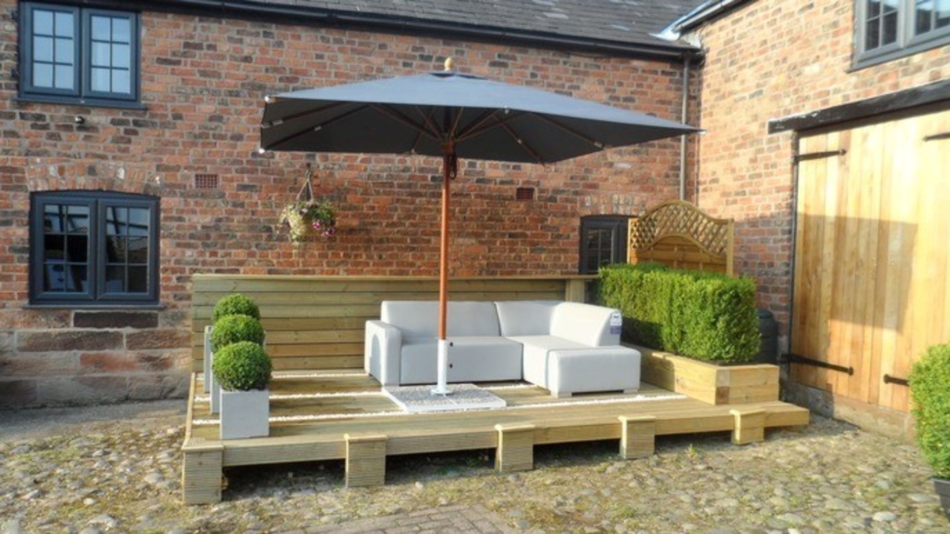 1 x Gold Series 3x3 Metre Luxury Meranti Hardwood Parasol With 300 Grm Acrylic Canopy + Base - IVORY - Image 5 of 6