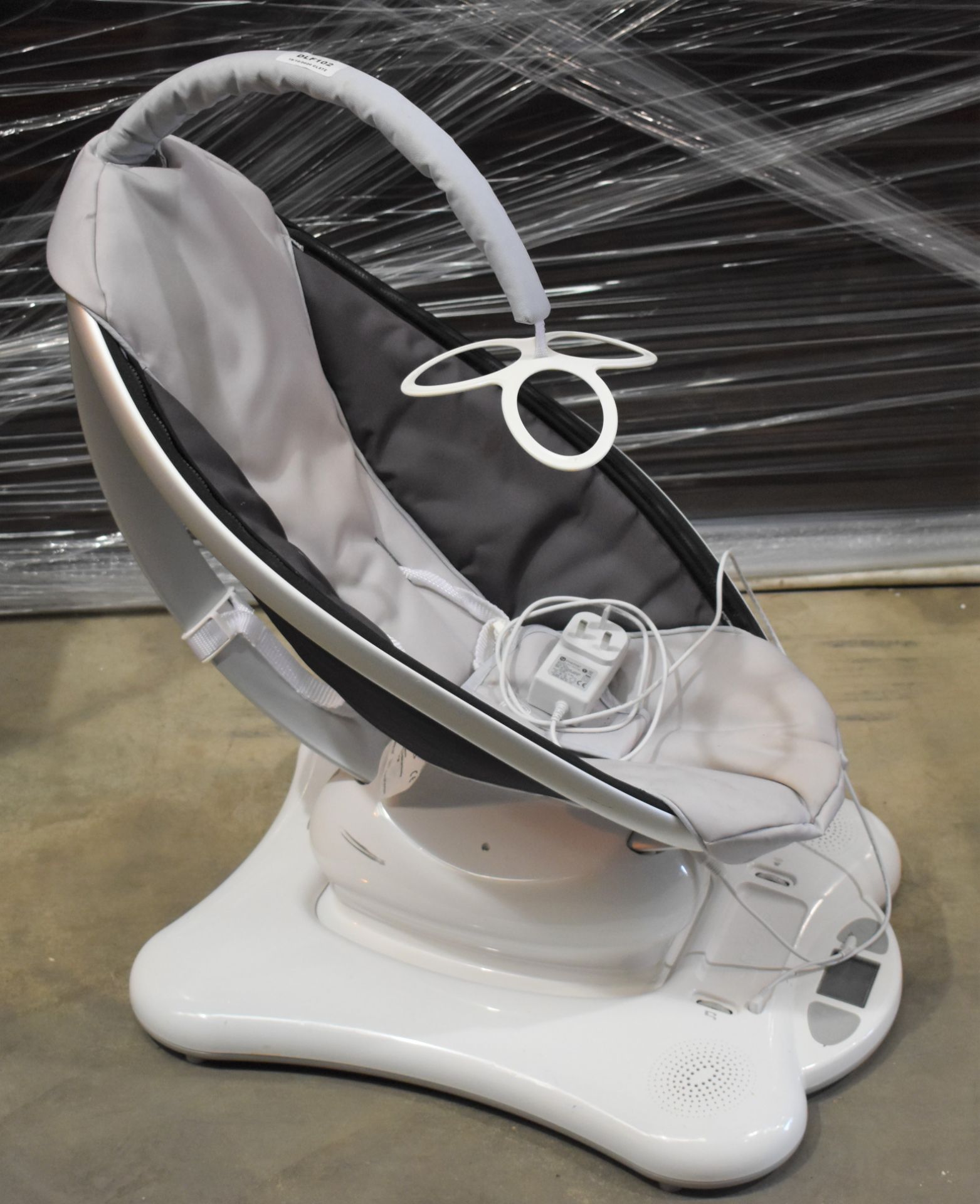 1 x Mothercare 4moms Mamaroo Baby Chair - No VAT on the Hammer - RRP £270 - CL572 - Ref DFL102 -