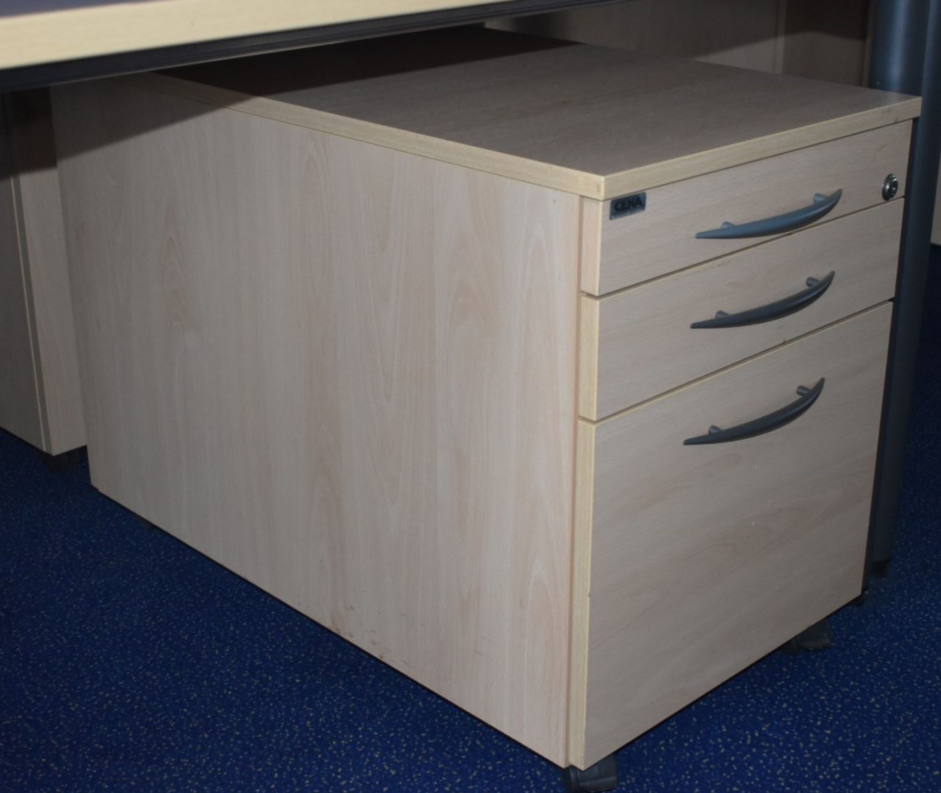 8 x Beech Office Desks With Drawer Pedestals and Privacy Partitions - H72 x W160 x D80 cms - Ref - Image 6 of 11