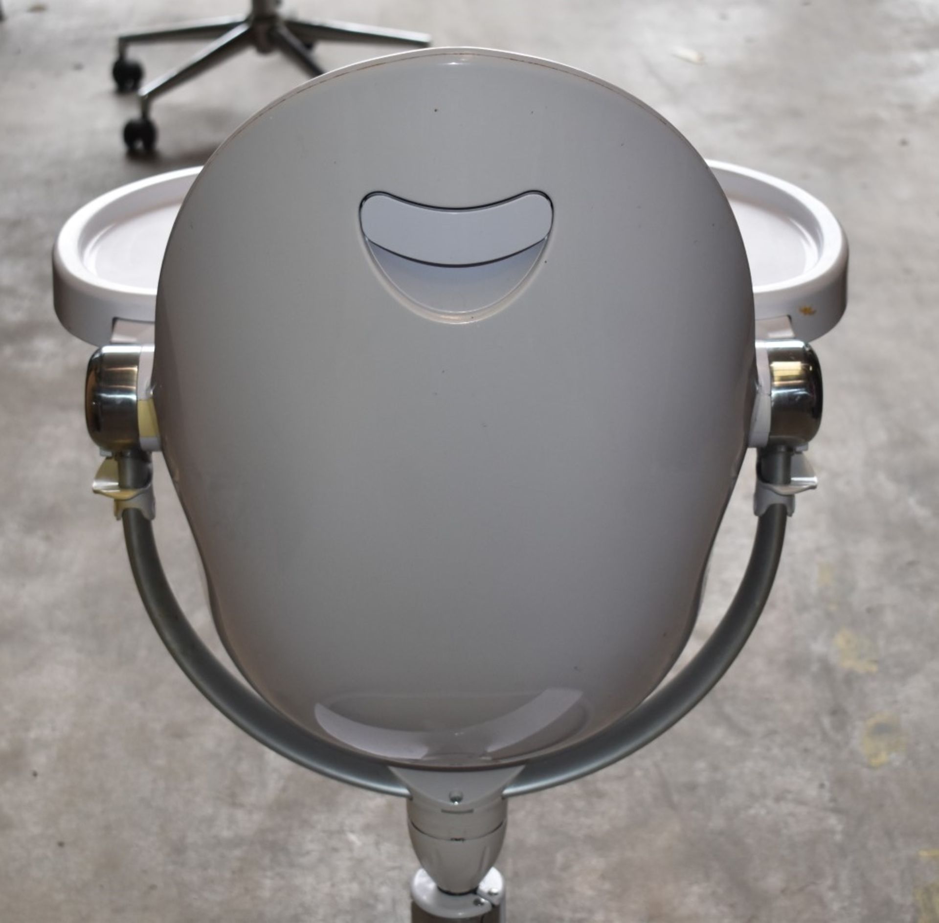 1 x Bloom Children's High Chair - RRP £499 - No VAT on the Hammer - CL572 - Ref DFL100 - Location: - Image 4 of 8