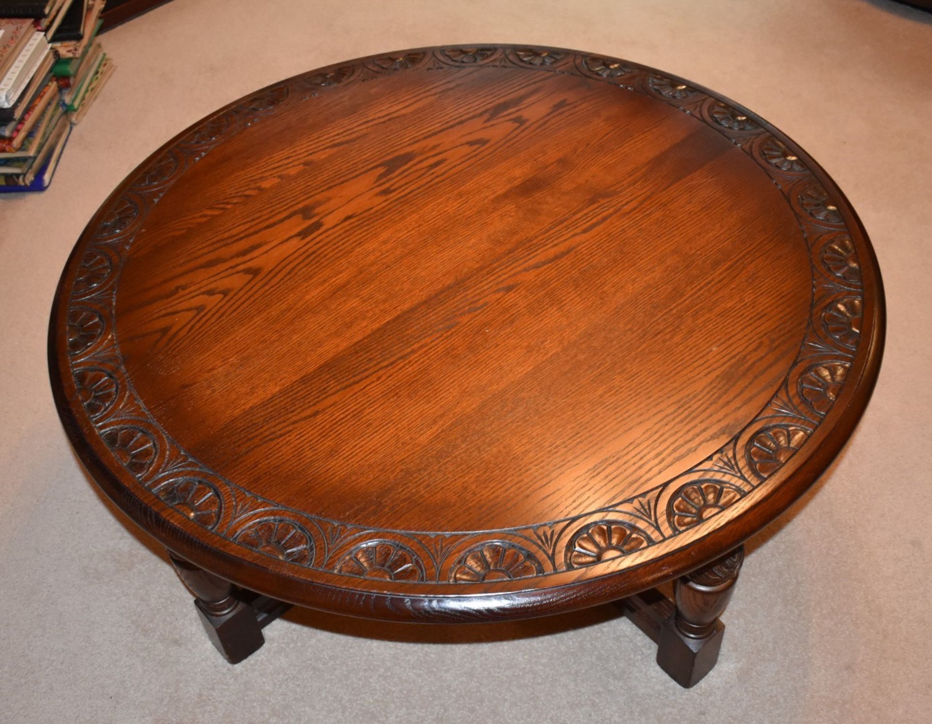 1 x Round Carved Oak Coffee Table By Jaycee - JacobeanStyle With Turned Legs, Joining Stretchers and - Image 4 of 8